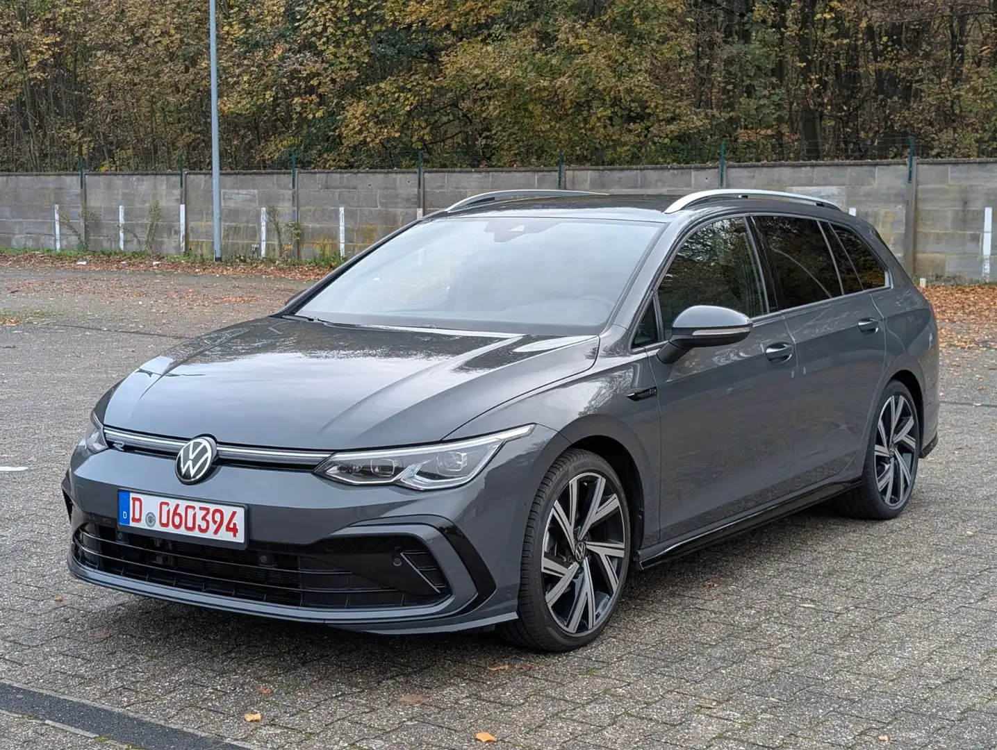 Volkswagen Golf VIII R-Line eTSI DolphinGreyMetallic Grau - 1
