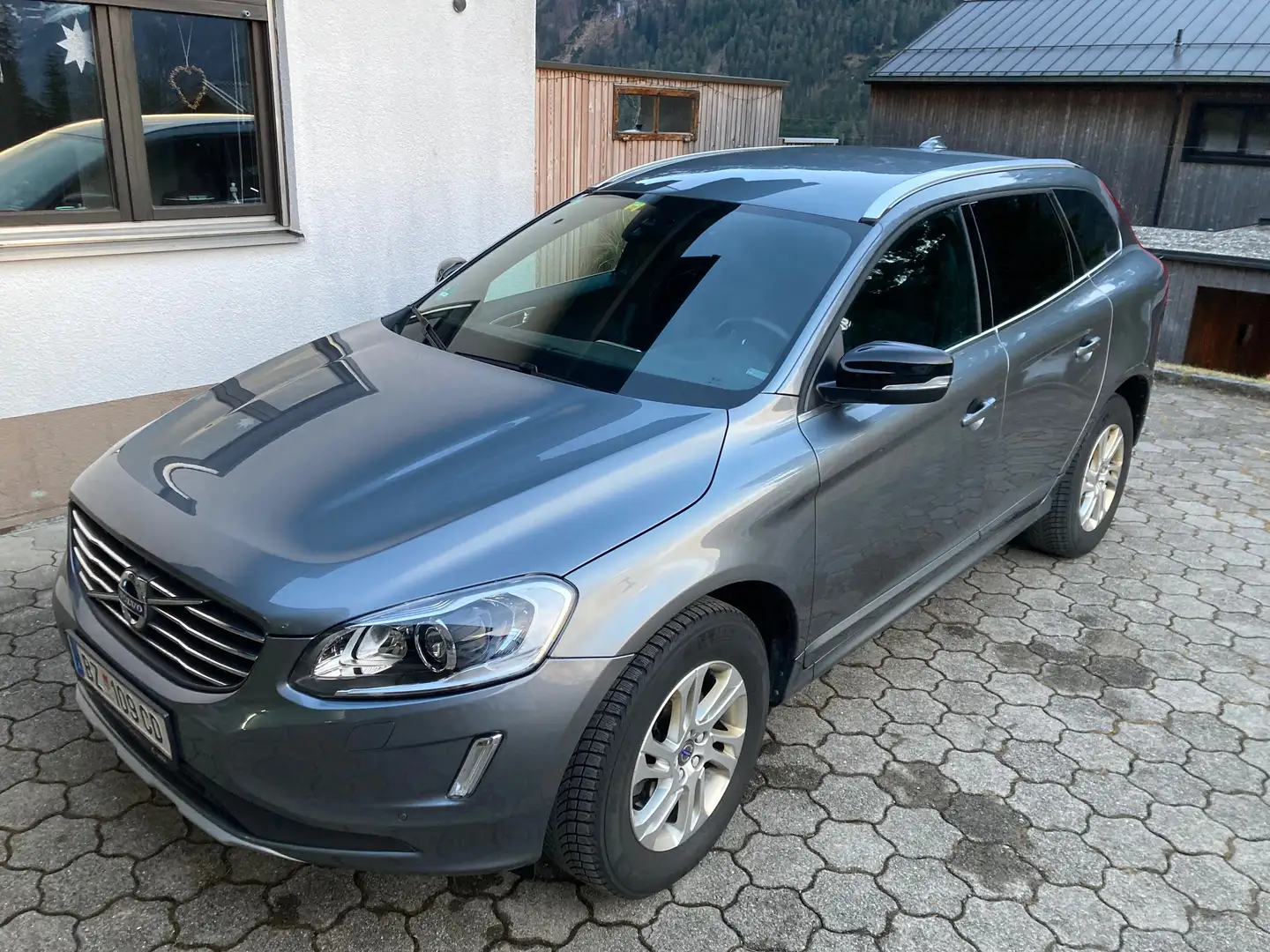 Volvo XC60 XC60 D4 Dynamic AWD Dynamic Grau - 2