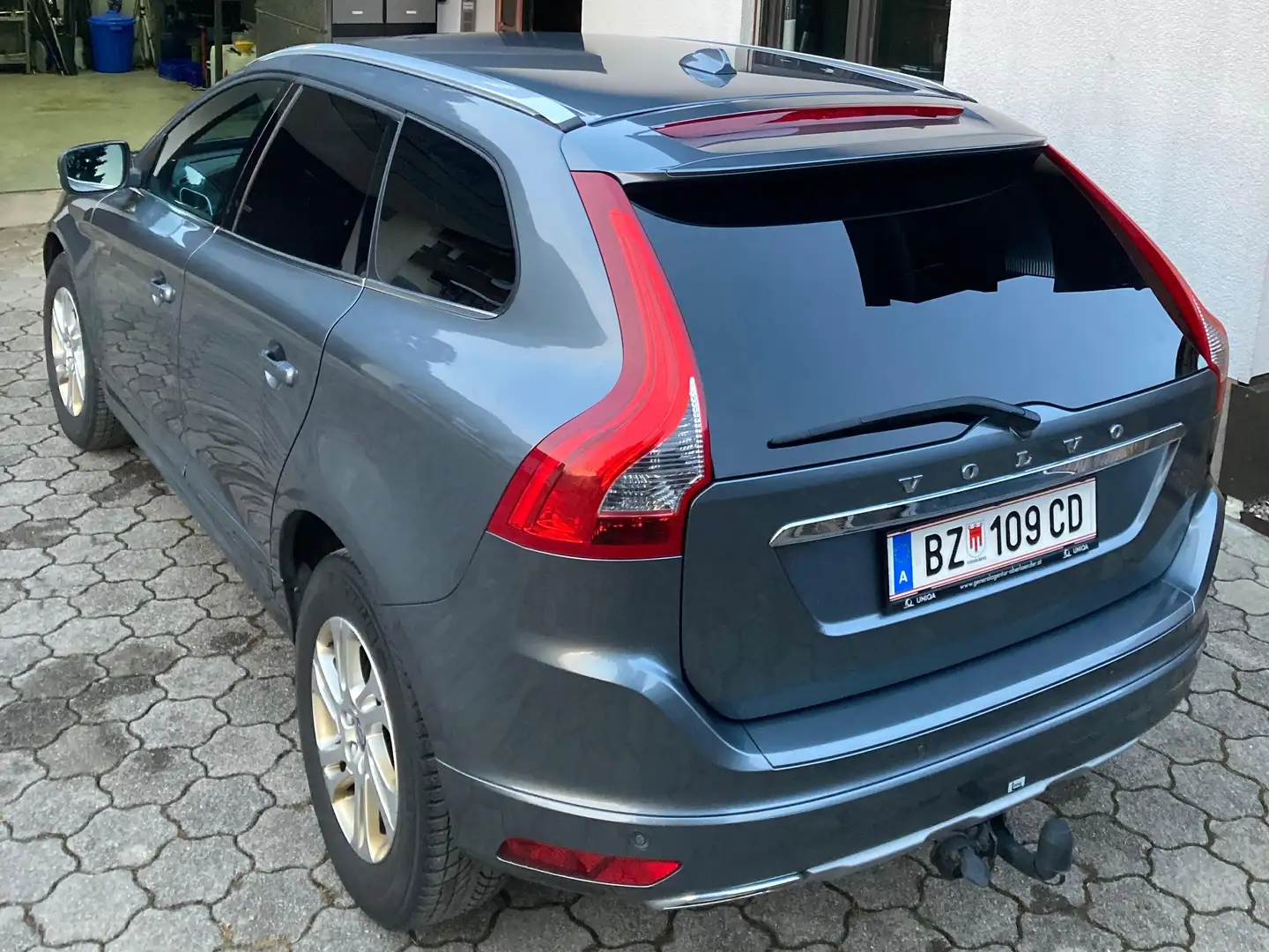 Volvo XC60 XC60 D4 Dynamic AWD Dynamic Grau - 1