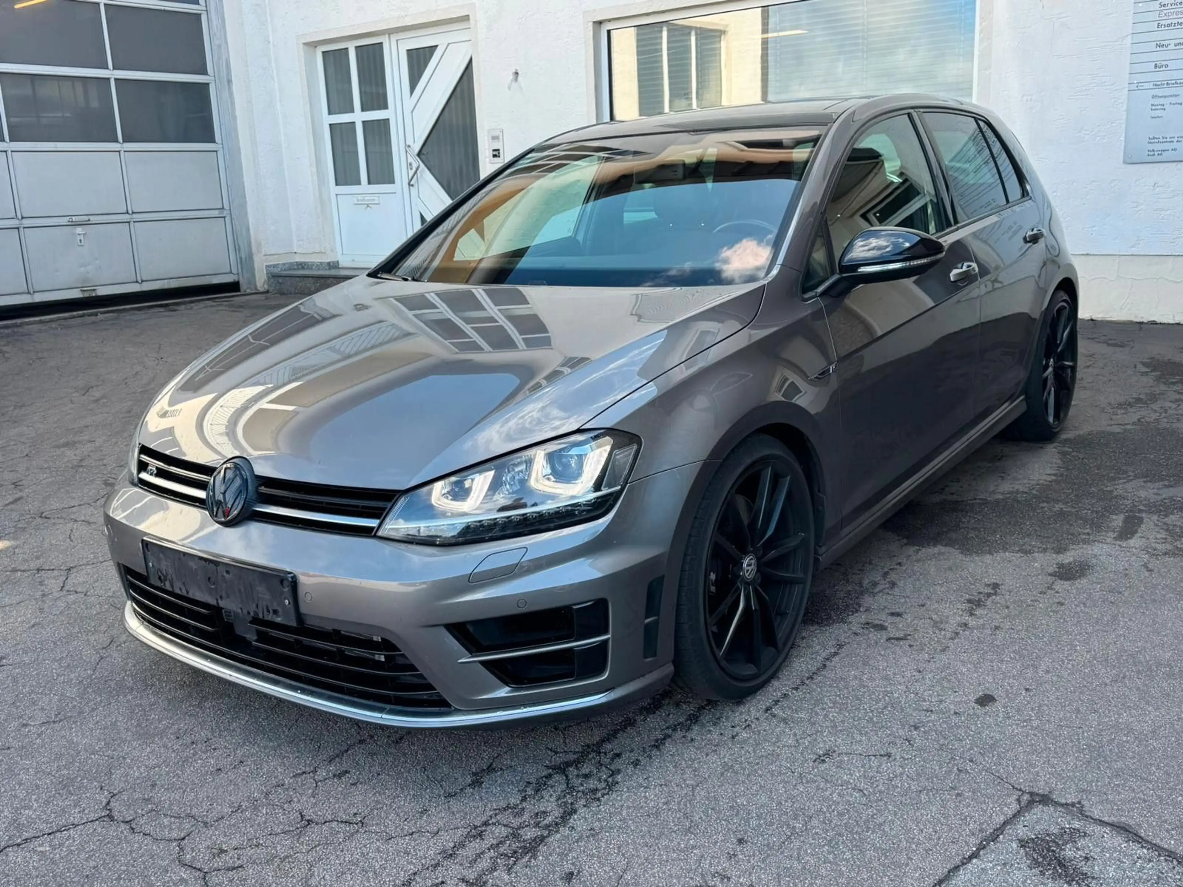Volkswagen Golf VII R 4M ACC R-KAMERA PANO DYNAUDIO CARPLAY