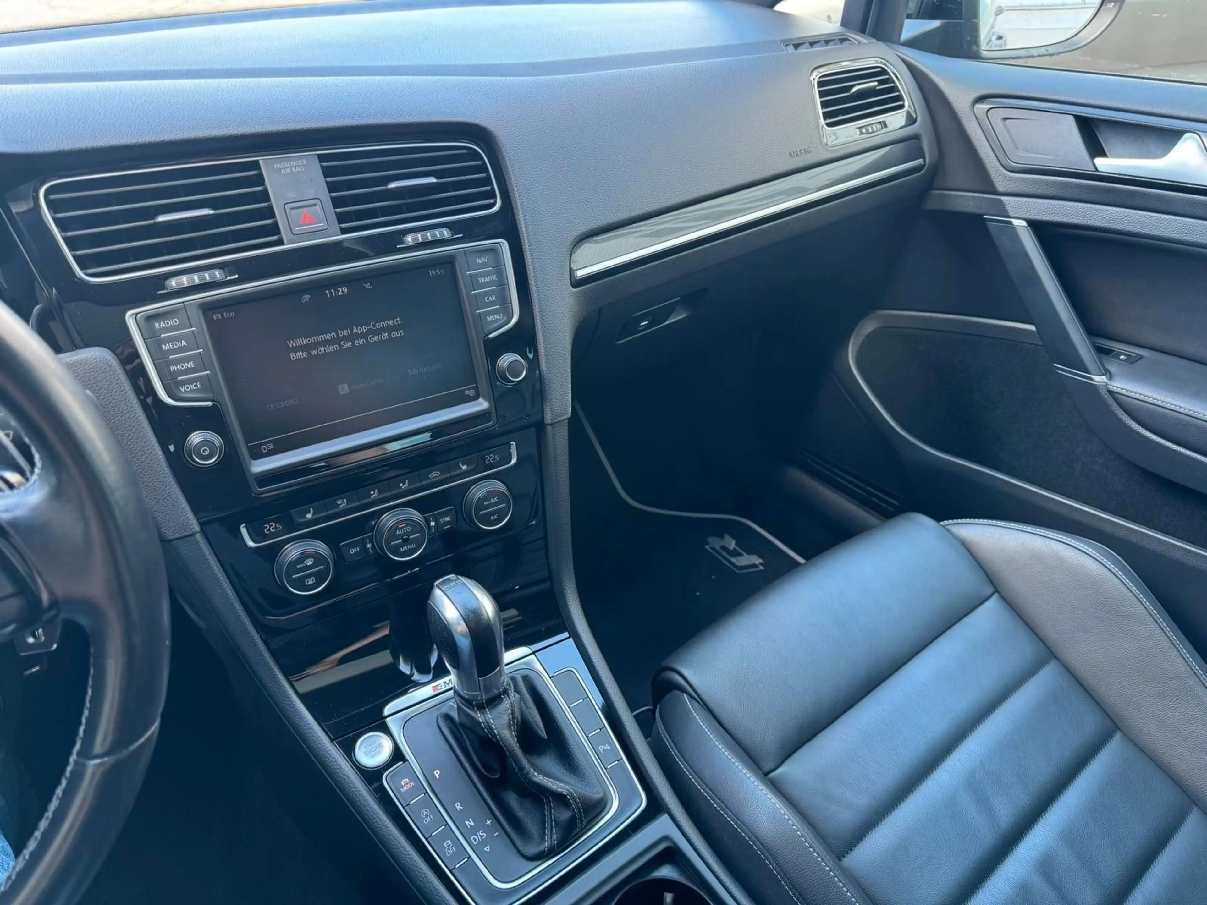 Volkswagen Golf VII R 4M ACC R-KAMERA PANO DYNAUDIO CARPLAY — photo 14