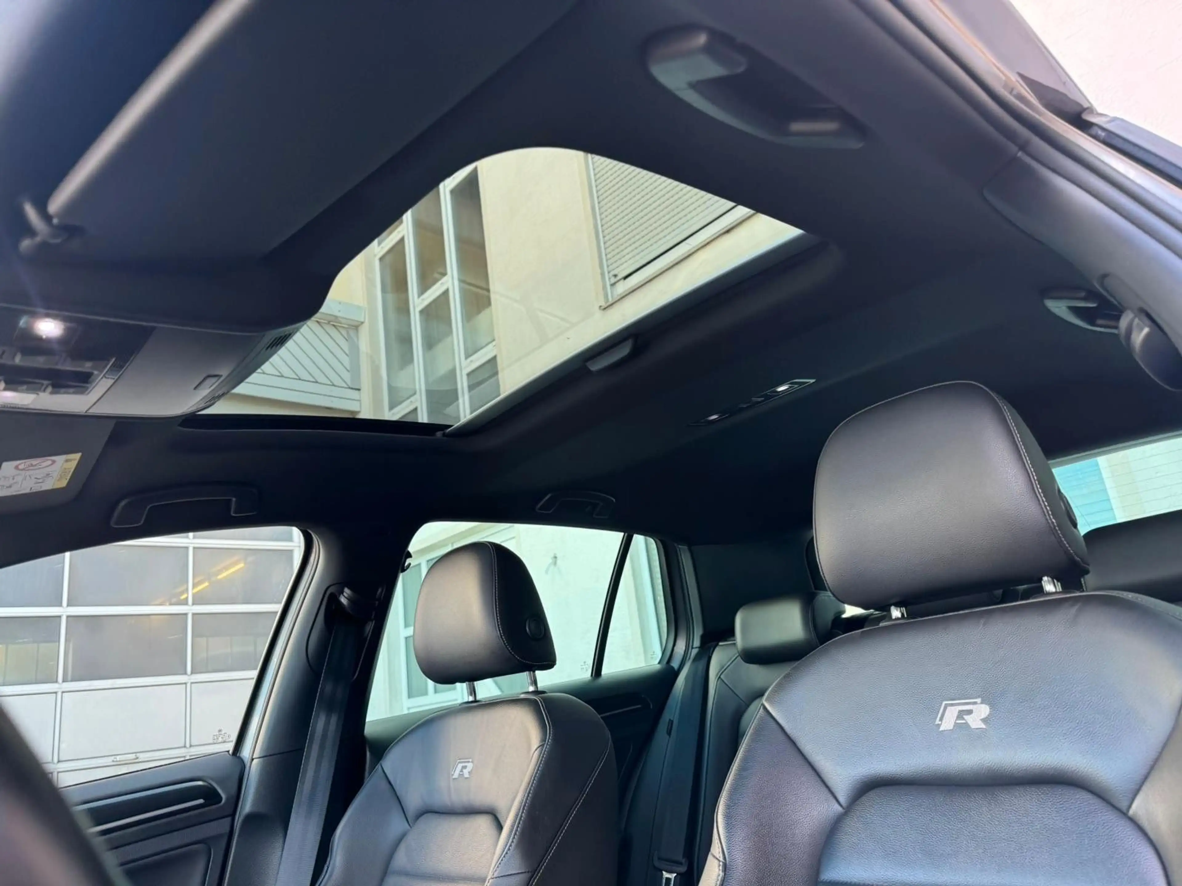 Volkswagen Golf VII R 4M ACC R-KAMERA PANO DYNAUDIO CARPLAY — photo 10