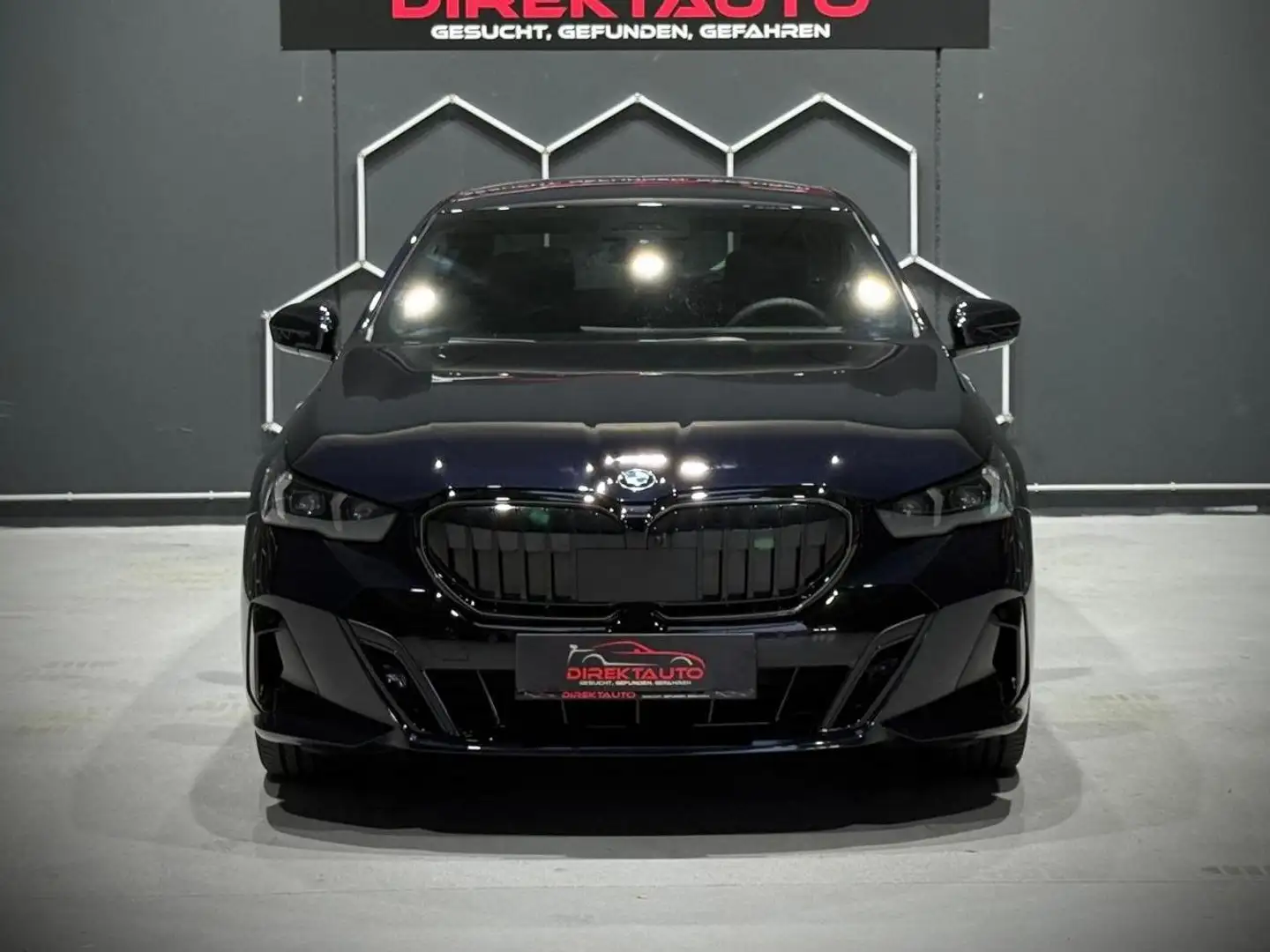 BMW 520 520 d xDrive M Sport*Werksgarantie* Schwarz - 2