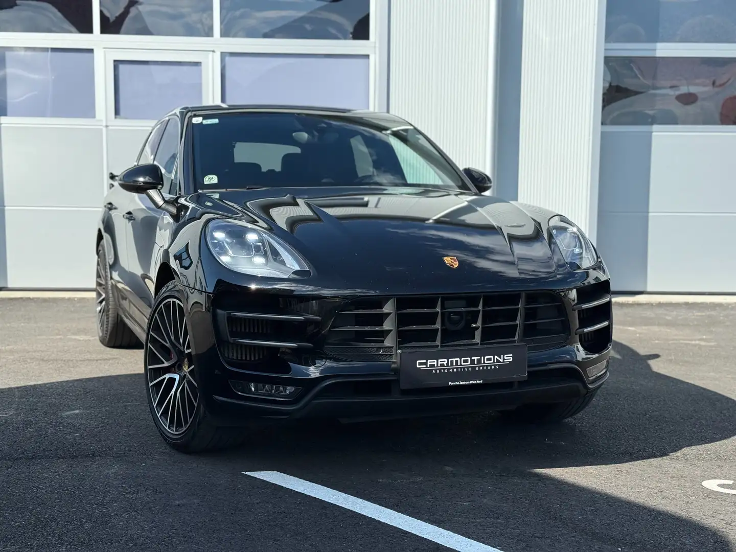 Porsche Macan Turbo Approved | Chrono | PDLS | ACC | Totwinkel Schwarz - 1