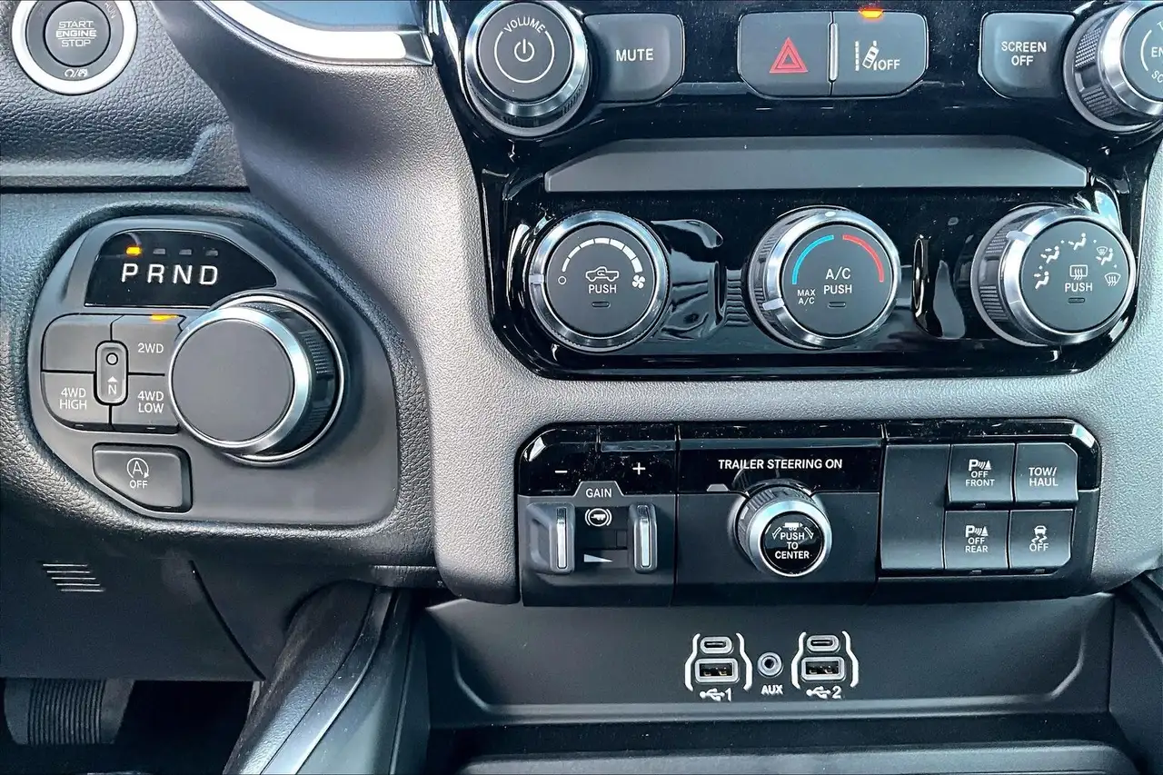 RAM 1500 снимка RAM 1500