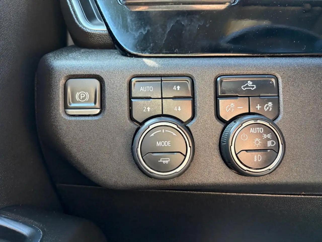 Chevrolet Silverado 1500 photo Chevrolet Silverado 1500