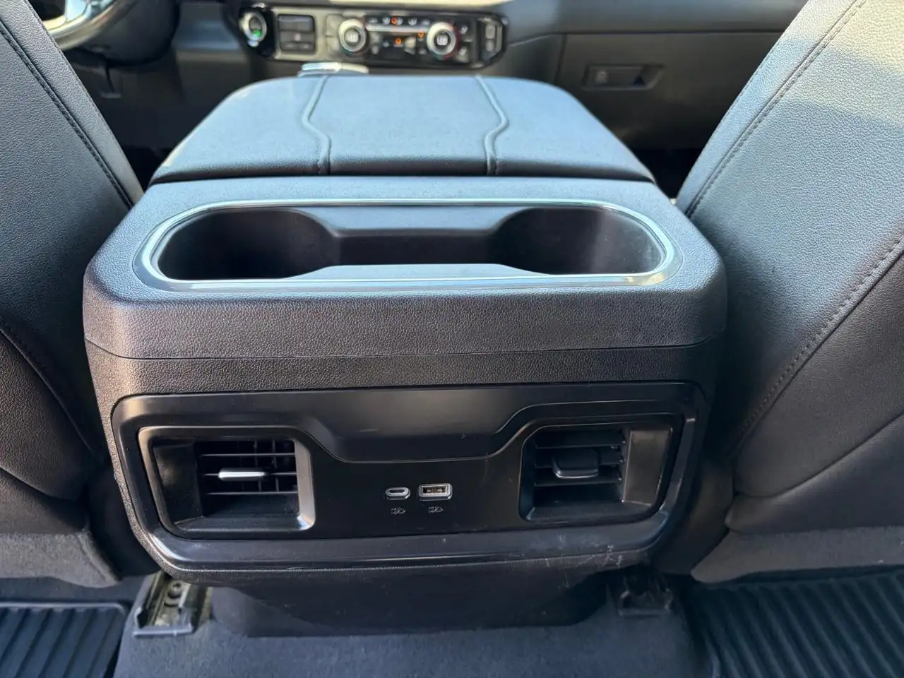 Chevrolet Silverado 1500 photo Chevrolet Silverado 1500