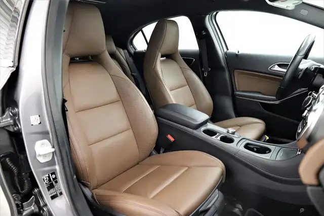 Mercedes-Benz A view 10