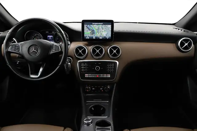 Mercedes-Benz A view 13