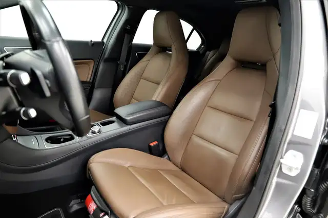 Mercedes-Benz A view 9