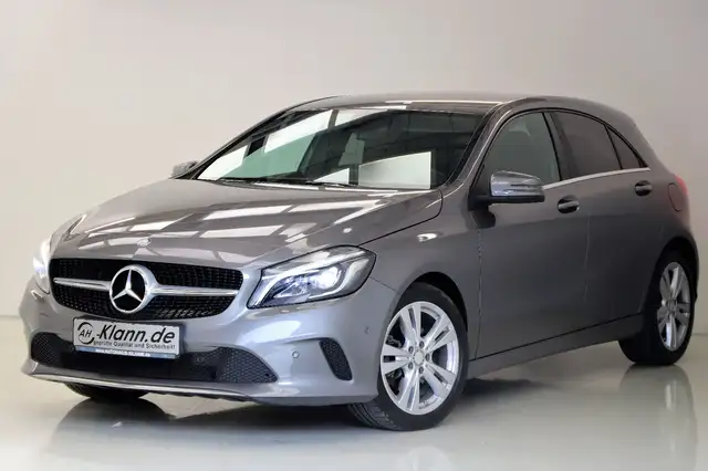 Mercedes-Benz A view 3