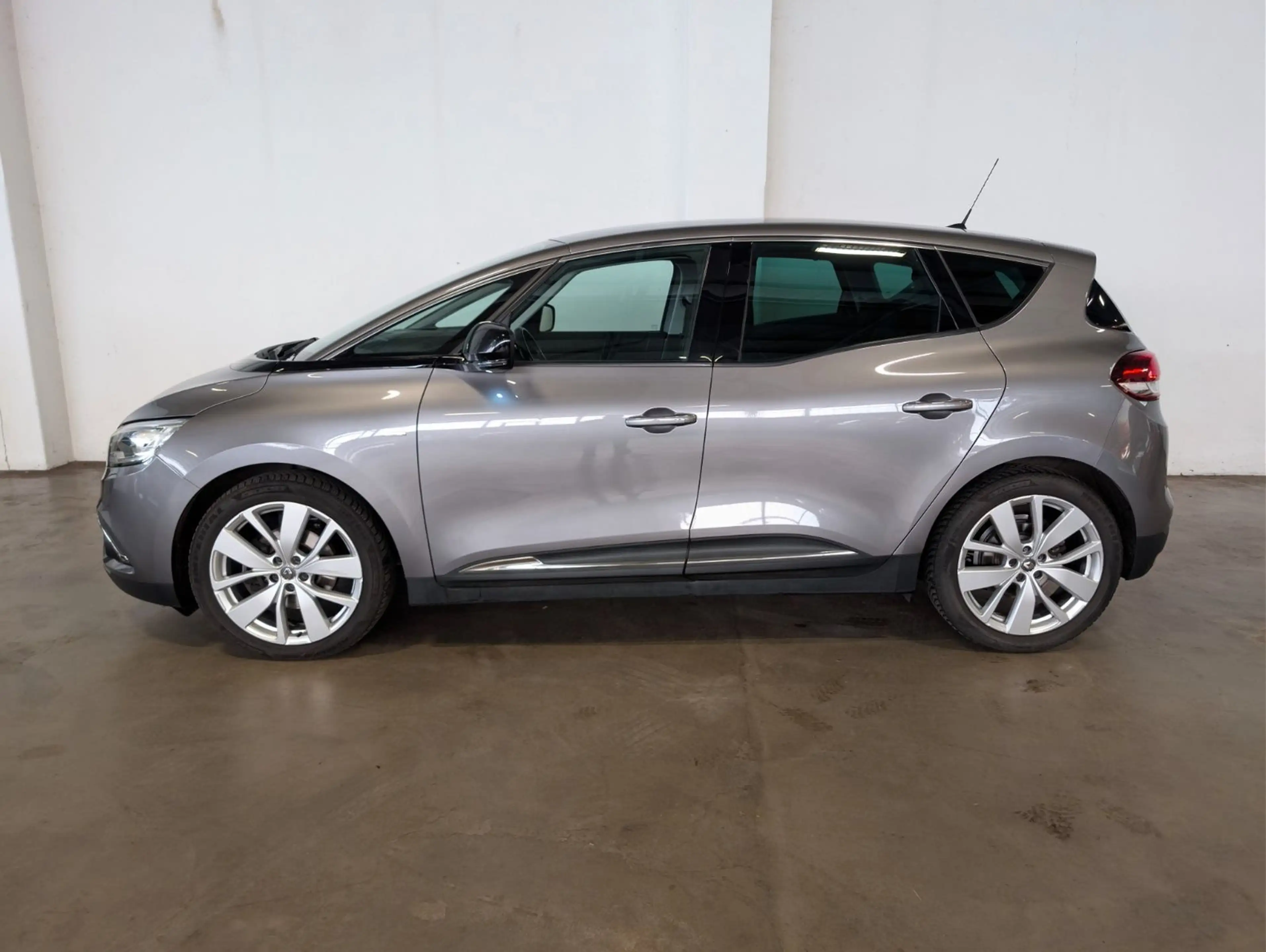 Renault Scenic IV 1.7 BLUE dCi 150 — photo 3