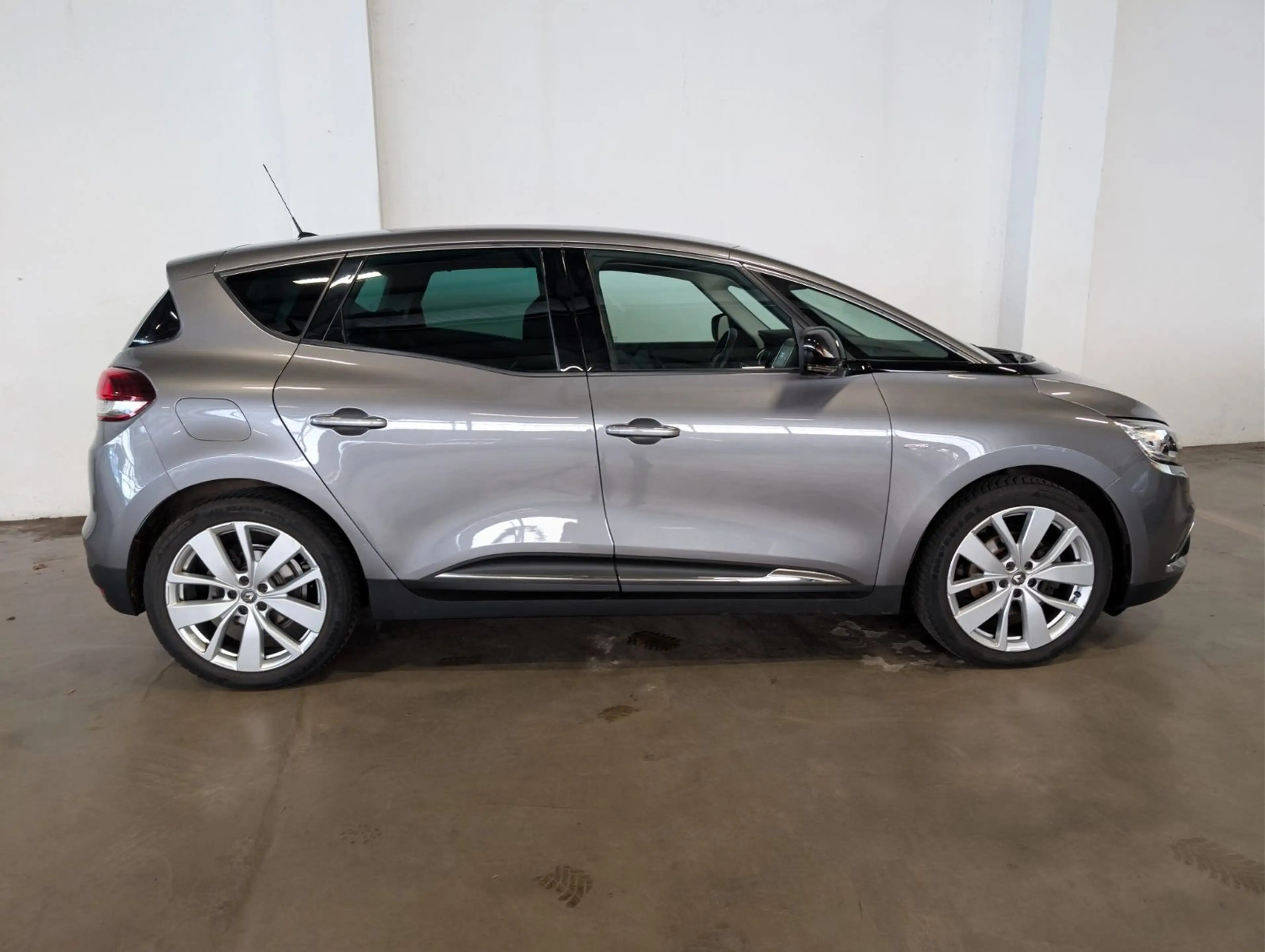 Renault Scenic IV 1.7 BLUE dCi 150 — photo 4