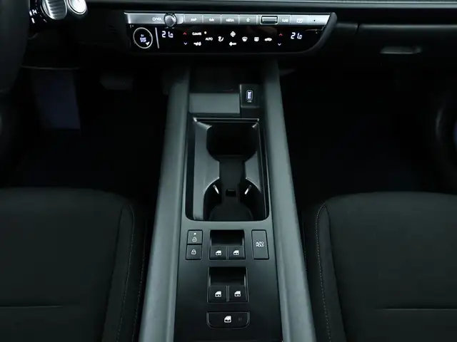 Hyundai IONIQ 6 view 13