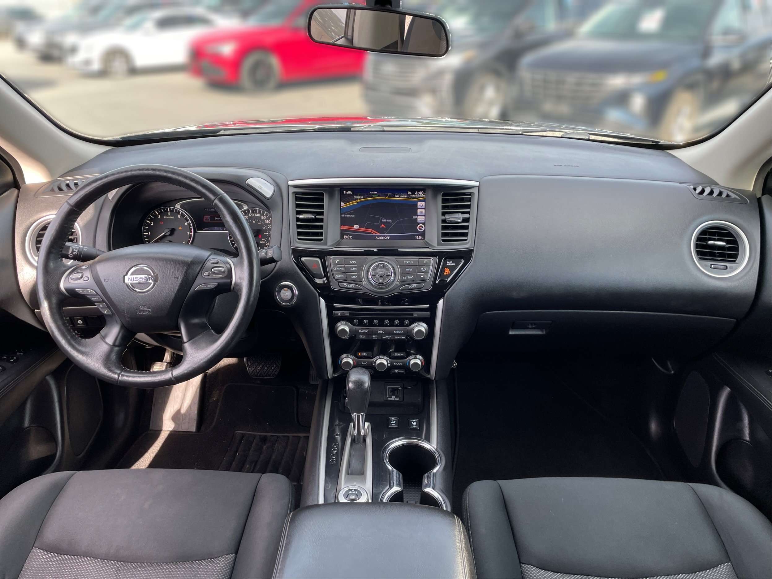 2018 Nissan Pathfinder 4x4 SV Tech — снимка 1