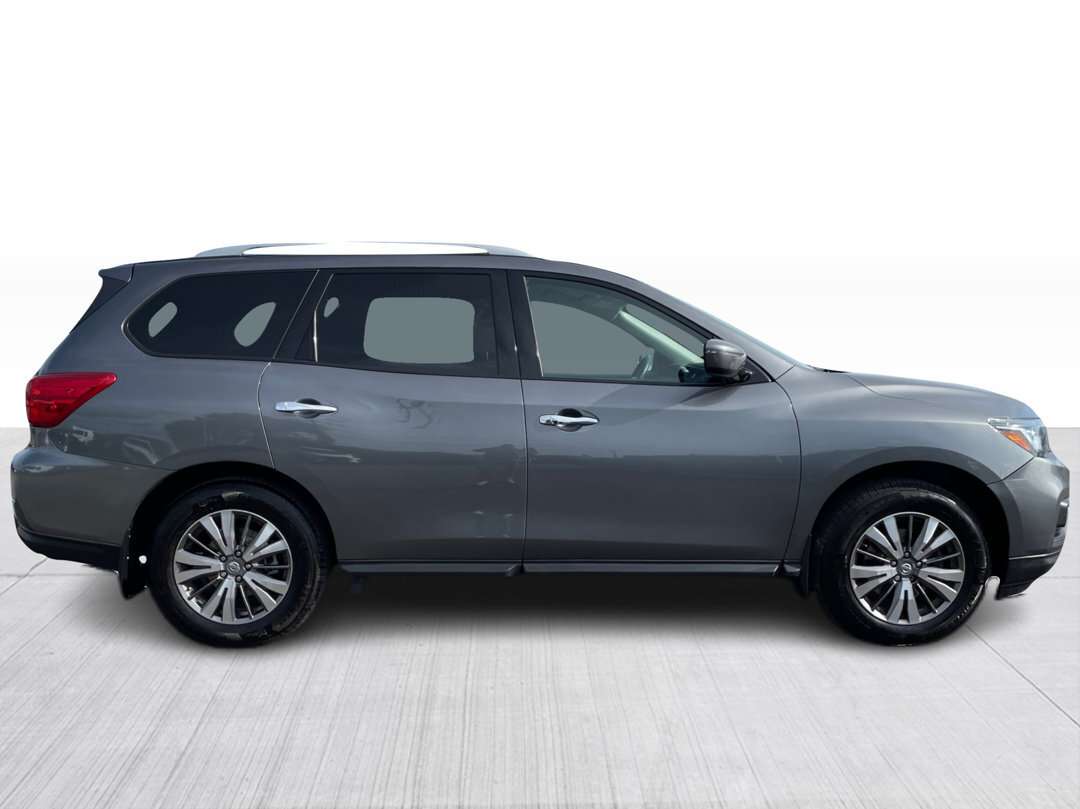 2018 Nissan Pathfinder 4x4 SV Tech — снимка 1