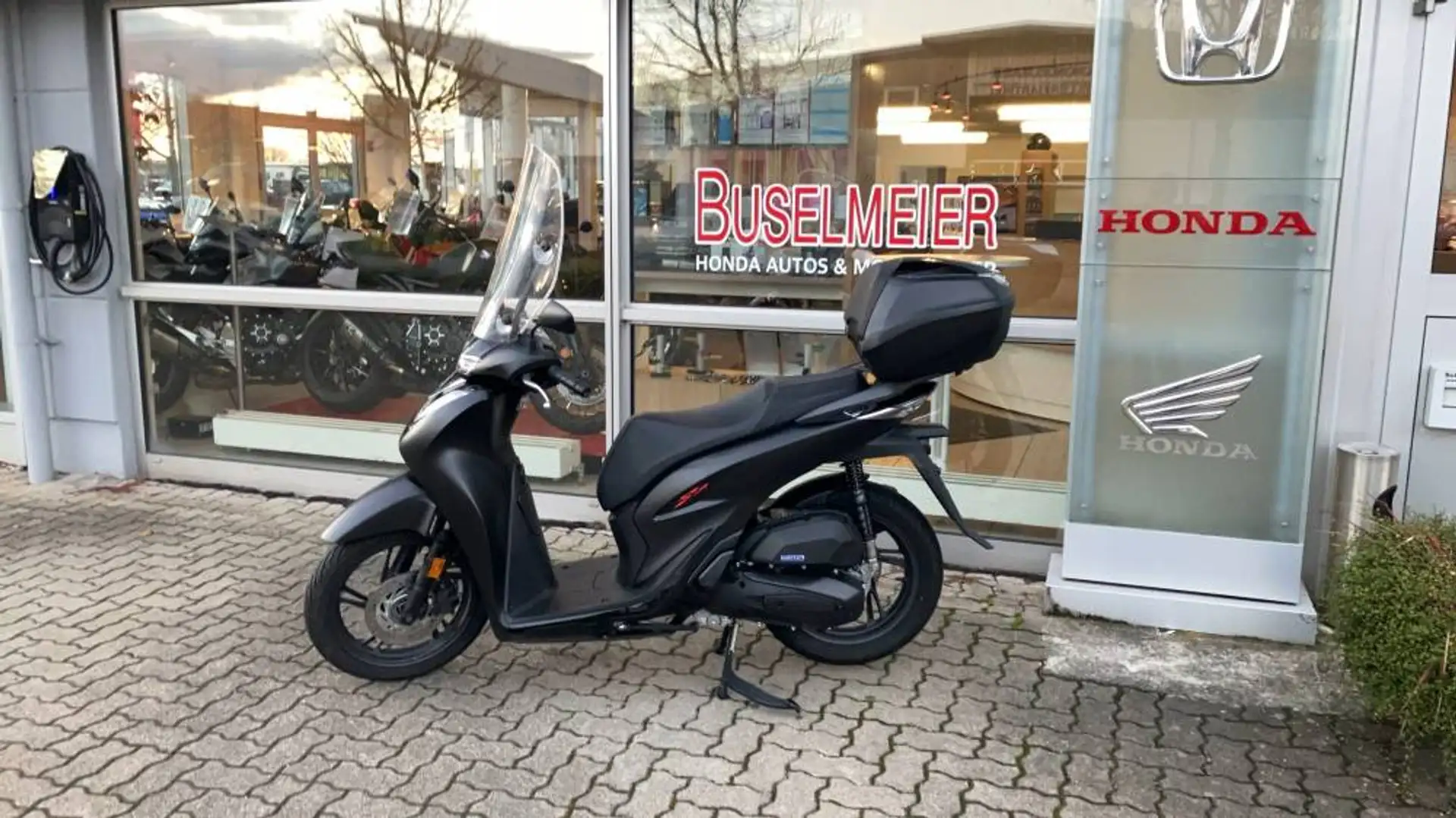 Honda SH 125 ABS Windschild Schwarz - 2