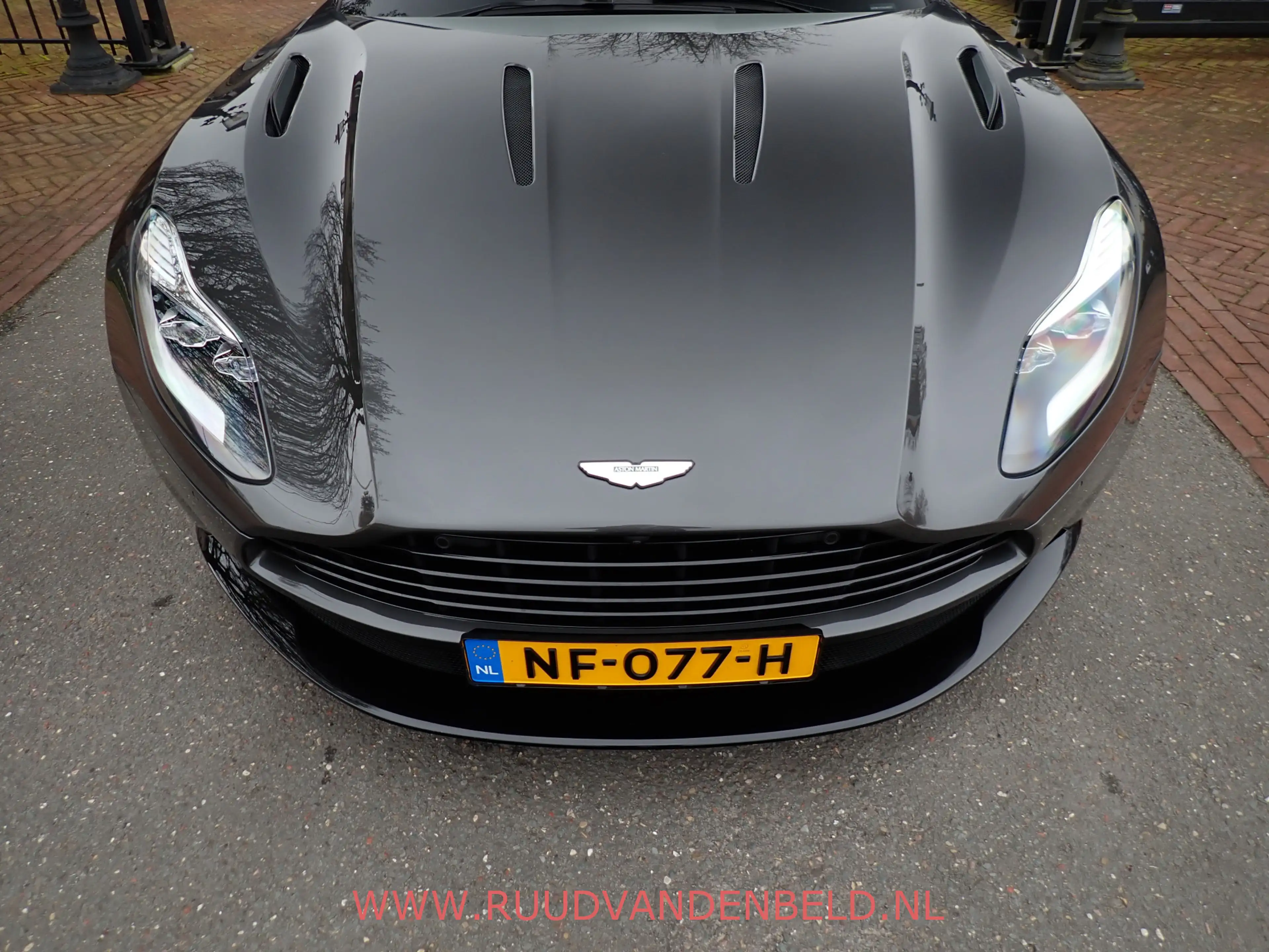 Aston Martin DB11 5.2 V12 LAUNCH EDITION / B&O / NL-AUTO + AM-DEALER — photo 34