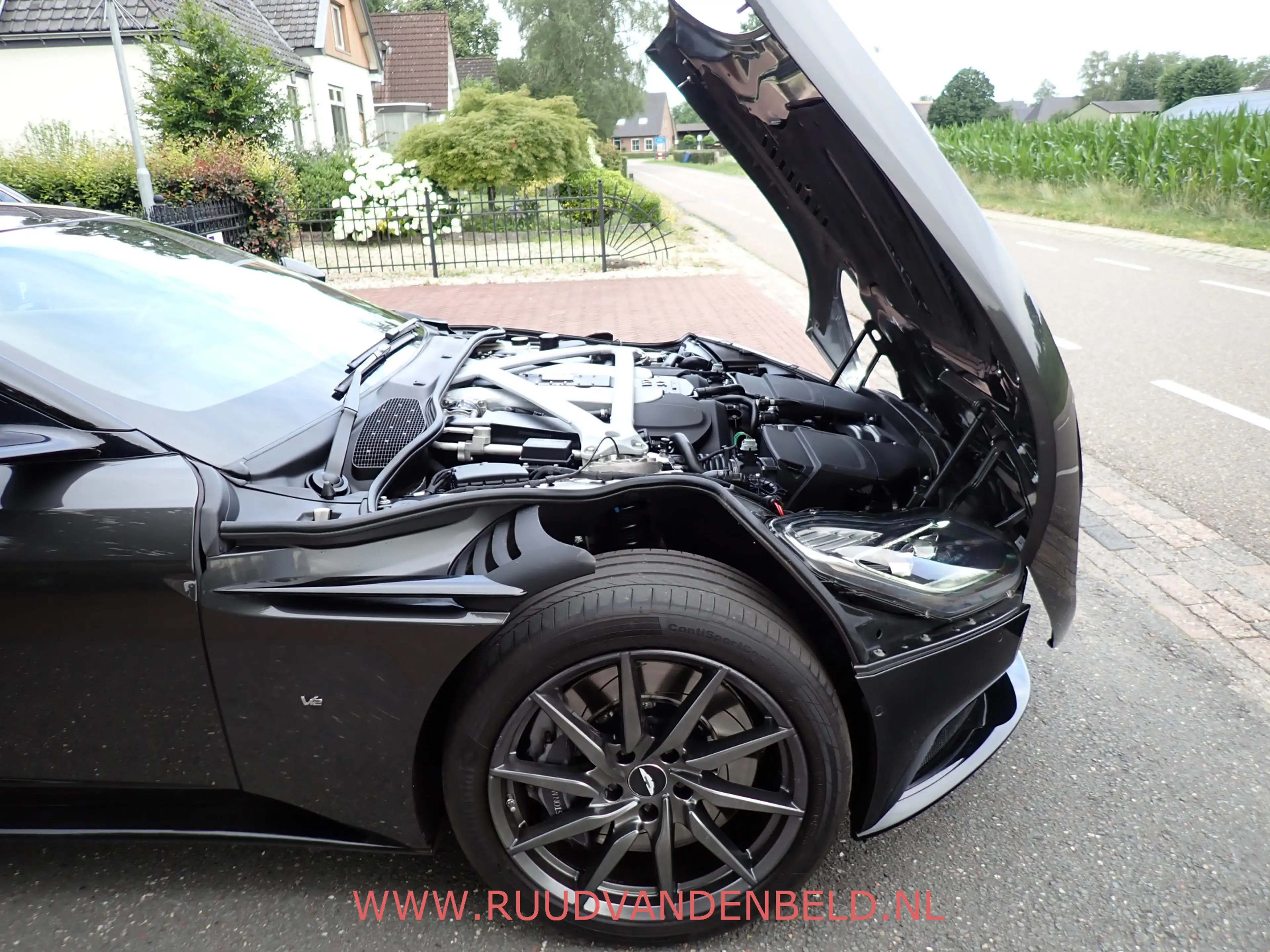 Aston Martin DB11 5.2 V12 LAUNCH EDITION / B&O / NL-AUTO + AM-DEALER — photo 35