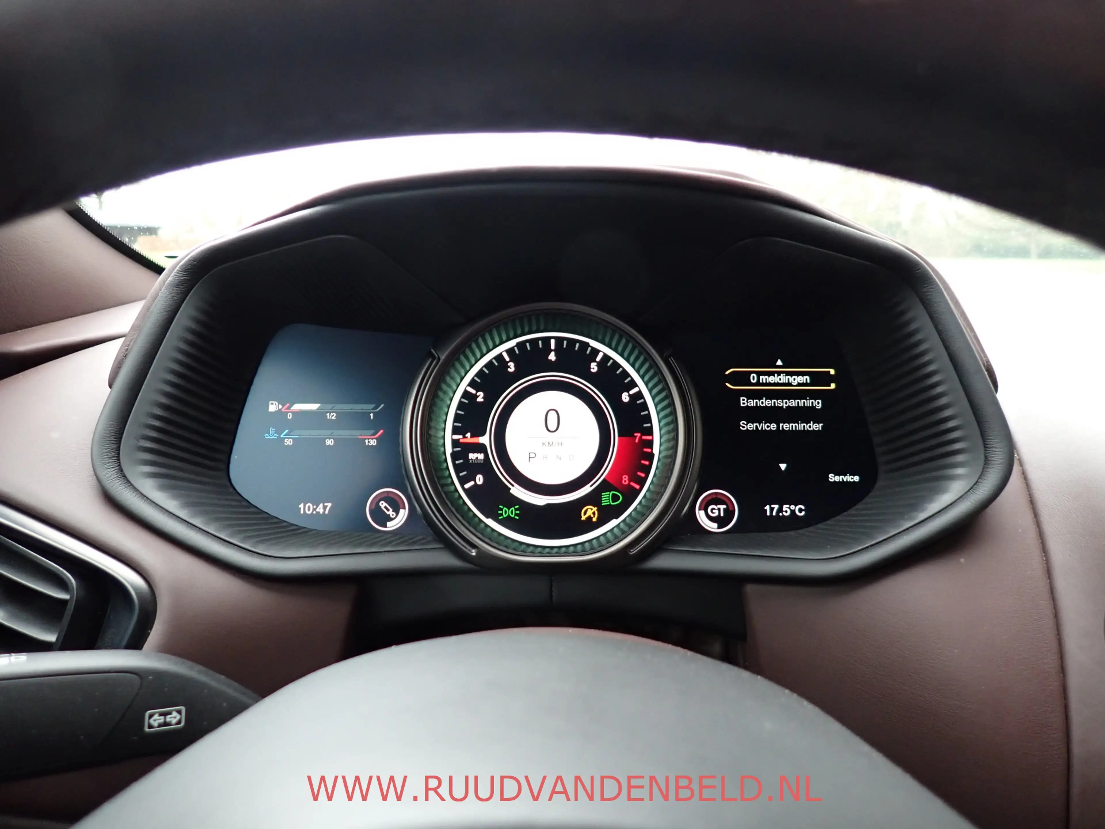 Aston Martin DB11 5.2 V12 LAUNCH EDITION / B&O / NL-AUTO + AM-DEALER — photo 15