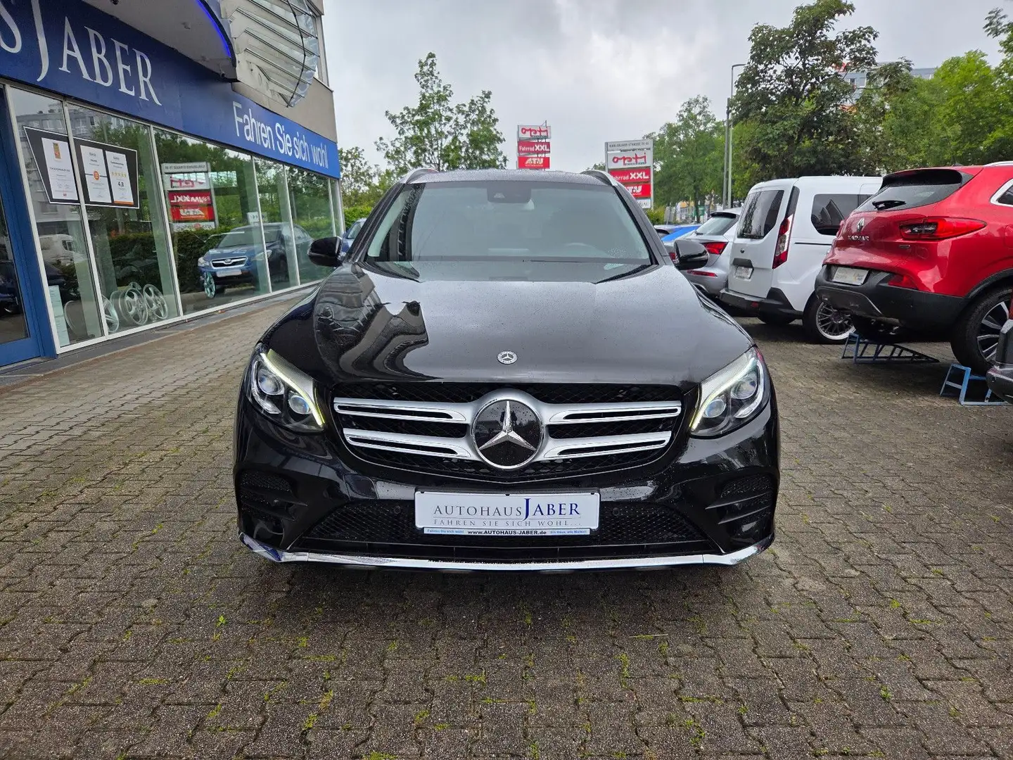 Mercedes-Benz GLC 250 4Matic AMG Line 1.HD STNDHZG ACC SPURASS Schwarz - 2