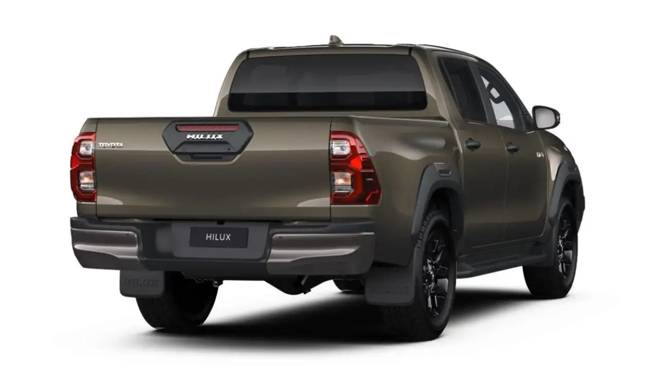 Toyota Hilux 2.8 D-4D 4x4 Double Cab Invincible ACC+LED 5