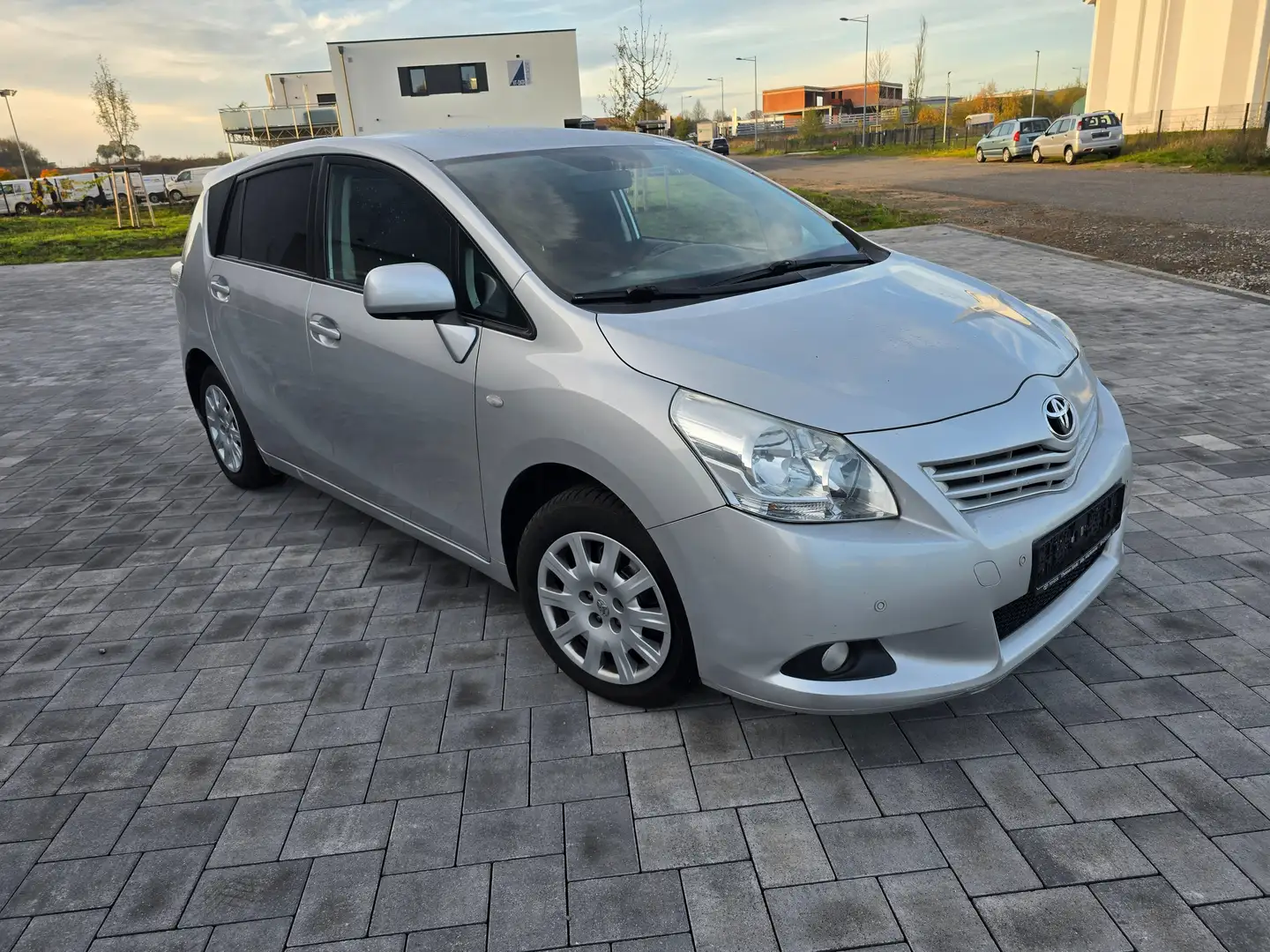 Toyota Verso Life Grijs - 2