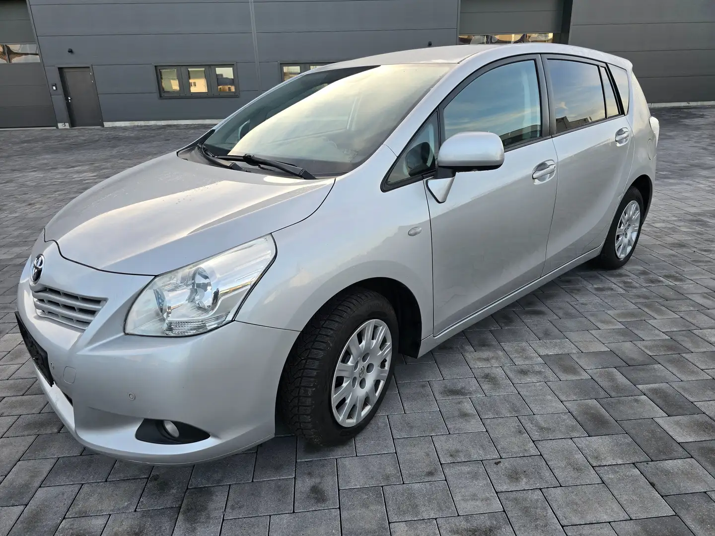 Toyota Verso Life Grijs - 1