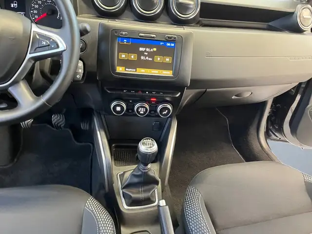 Dacia Duster view 9