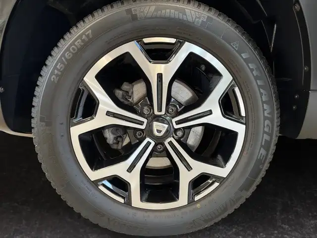 Dacia Duster view 15