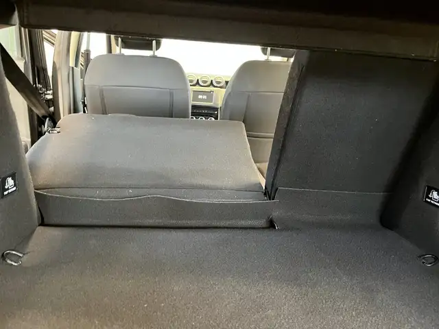 Dacia Duster view 16
