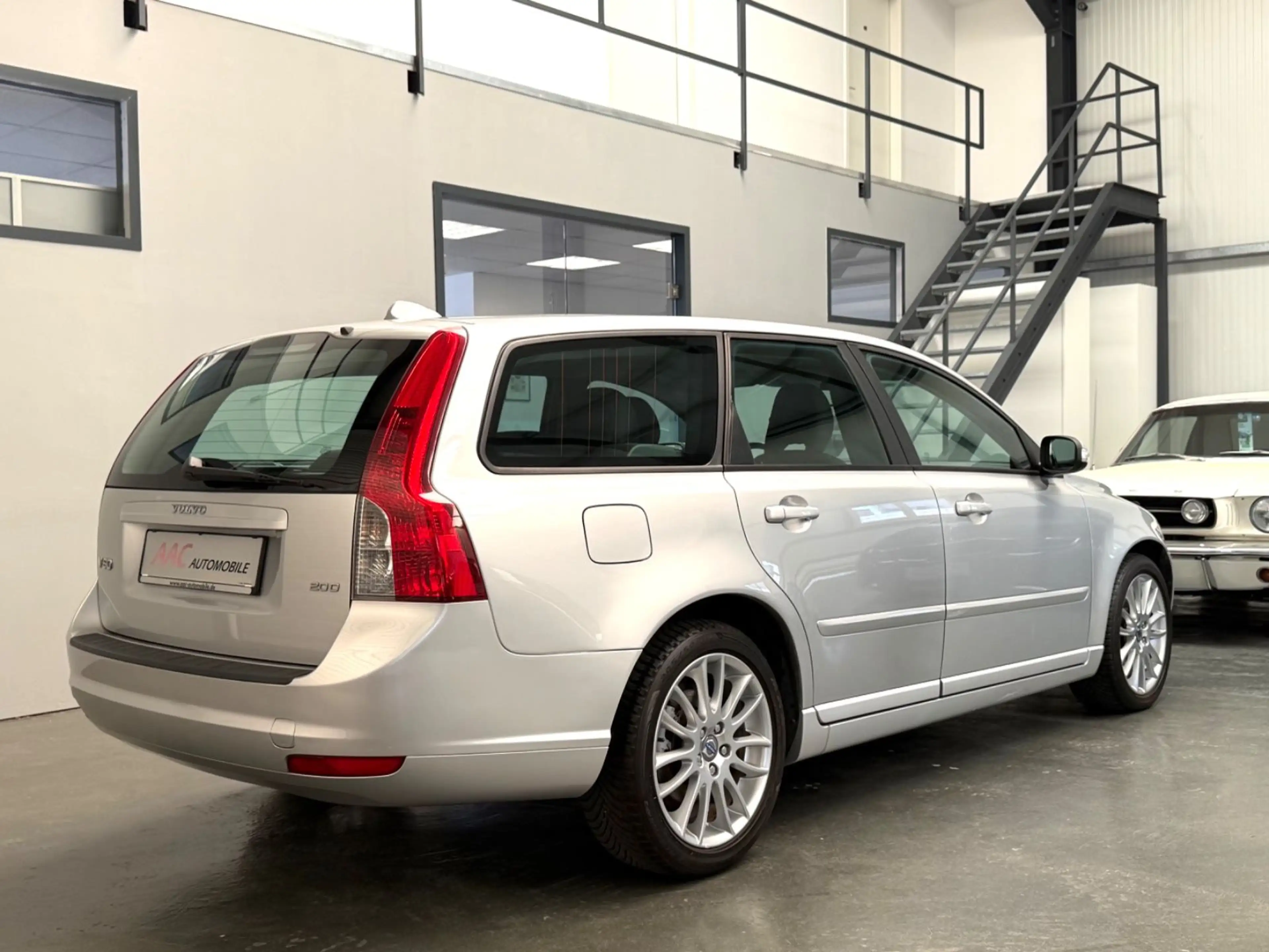 Volvo V50 Kombi 2.0 D DPF Momentum/1.Hand/wenig KM — photo 6