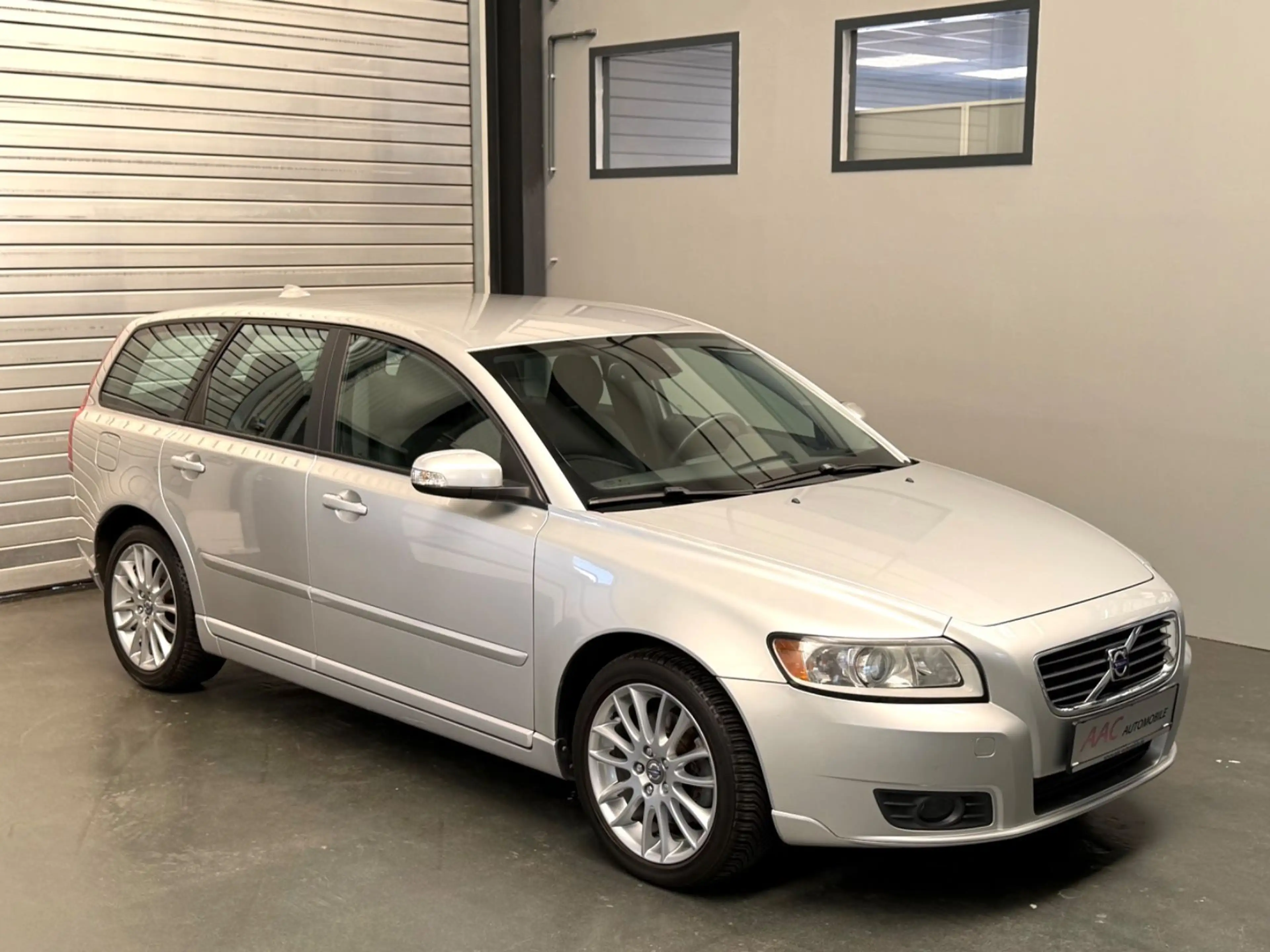 Volvo V50 Kombi 2.0 D DPF Momentum/1.Hand/wenig KM — photo 7