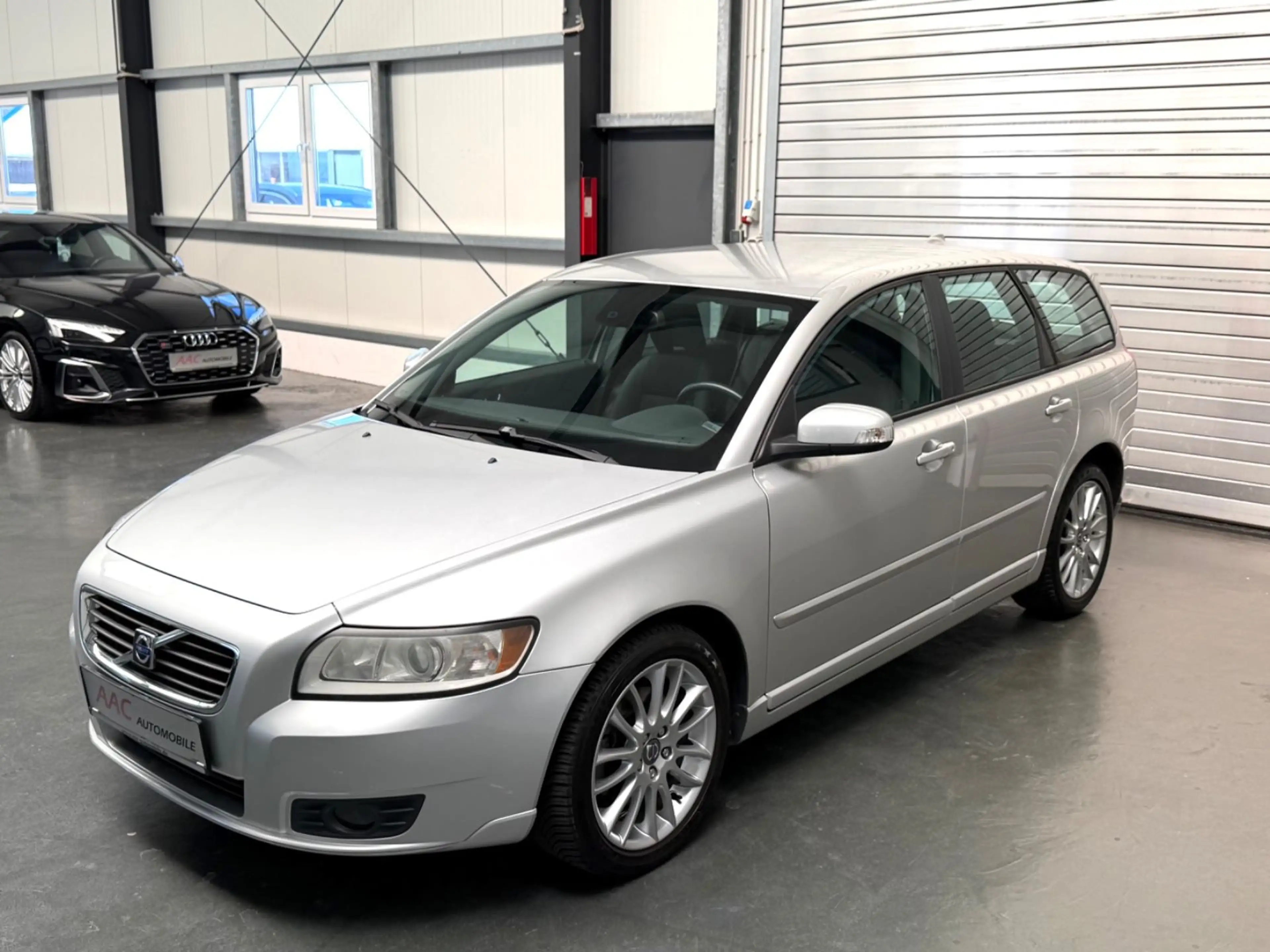 Volvo V50 Kombi 2.0 D DPF Momentum/1.Hand/wenig KM — photo 8