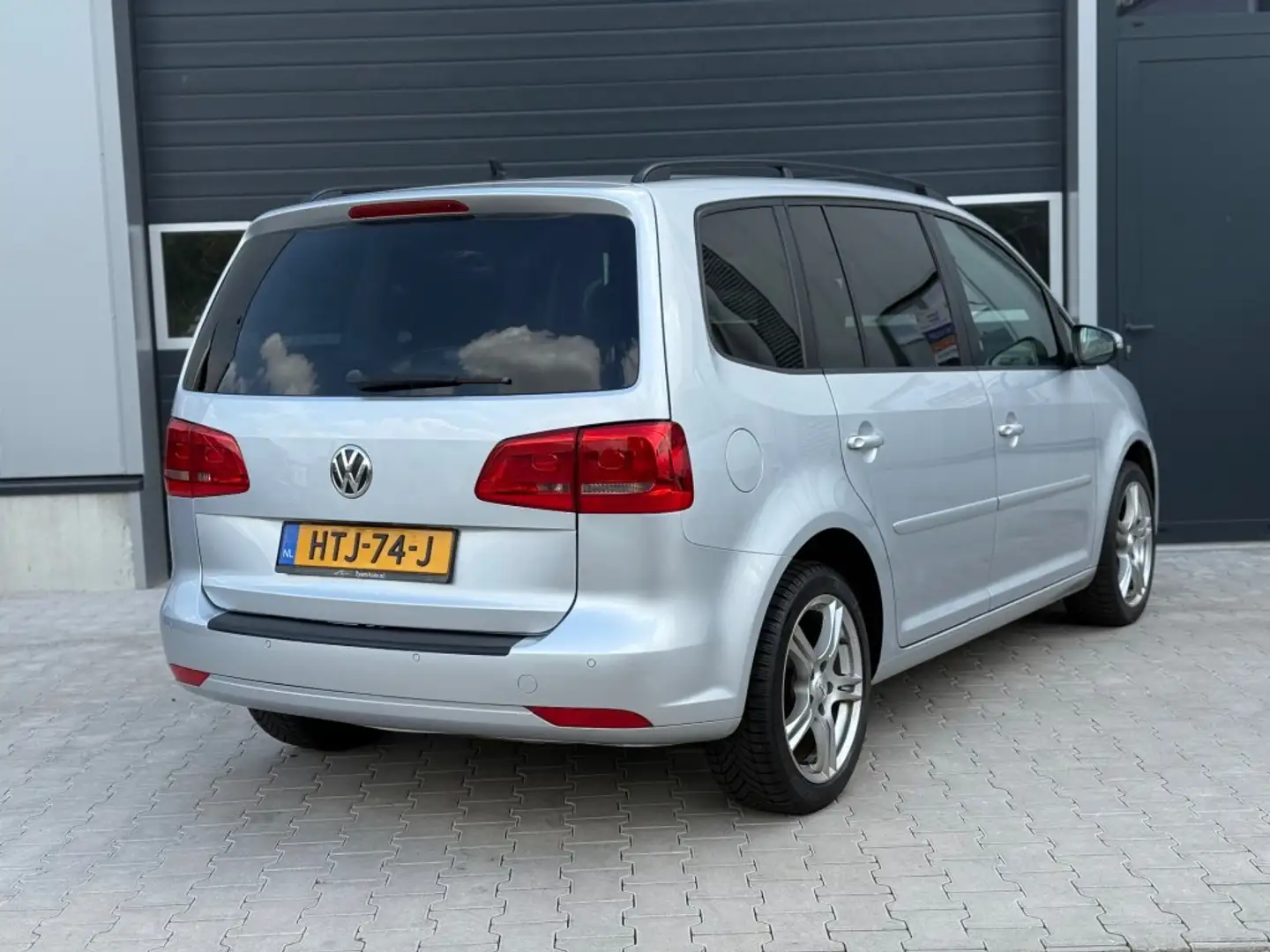Volkswagen Touran 1.4 COMFORTLINE 7-PERSOONS / AIRCO NAVIGATIE PDC C Grijs - 2