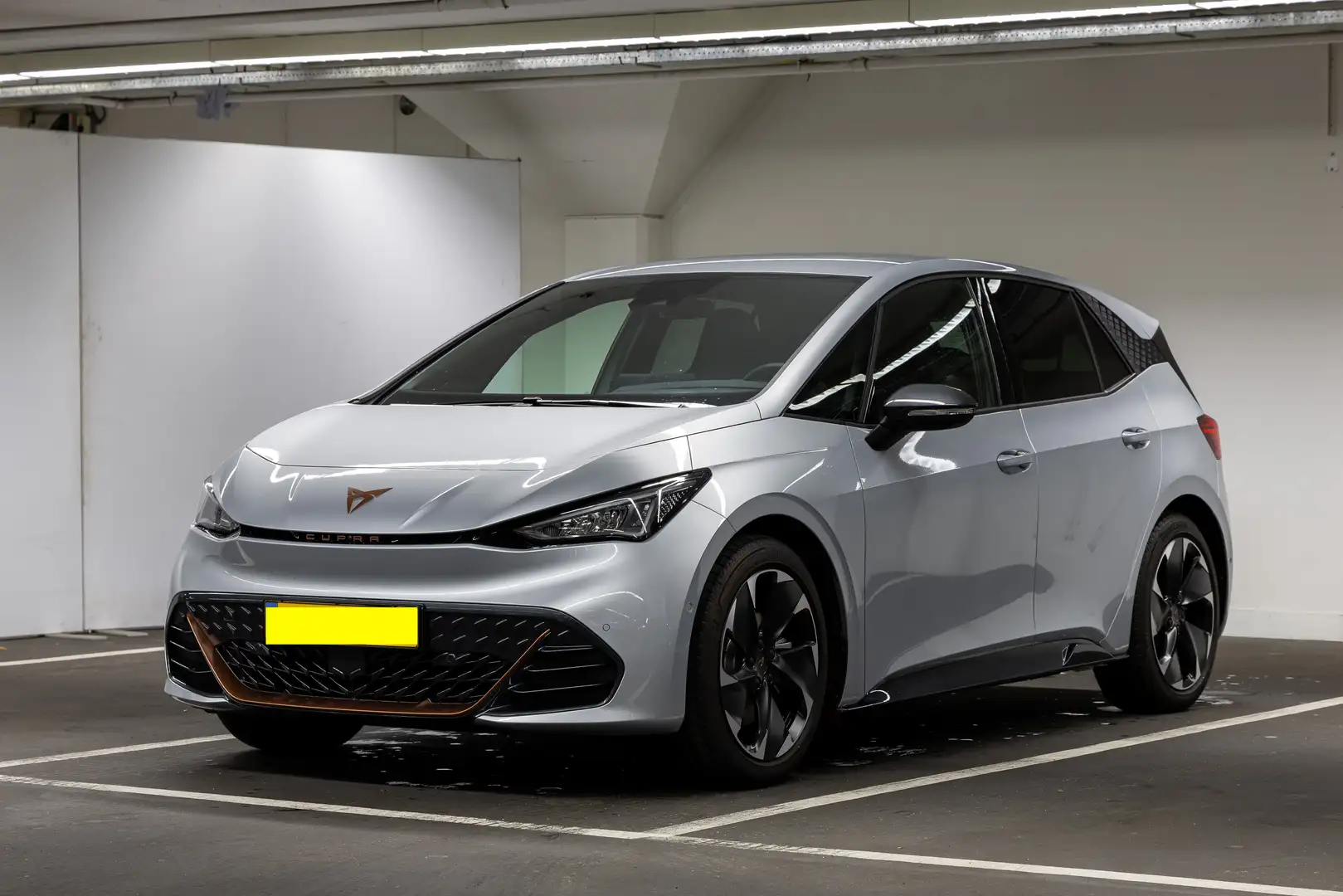CUPRA Born Business Limited 63 kWh 231pk | Achteruitrijcamera Grijs - 1