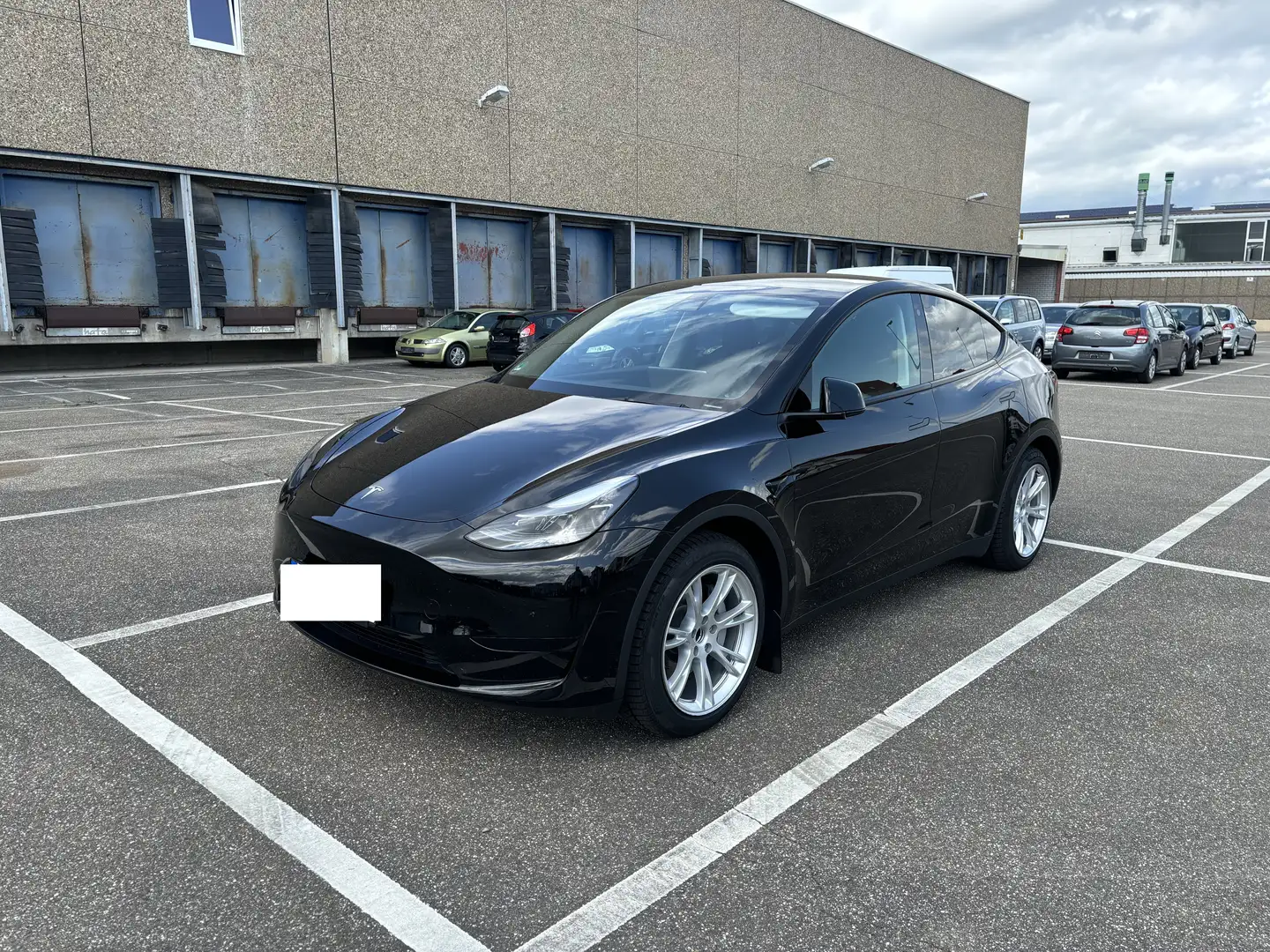 Tesla Model Y RWD - 1
