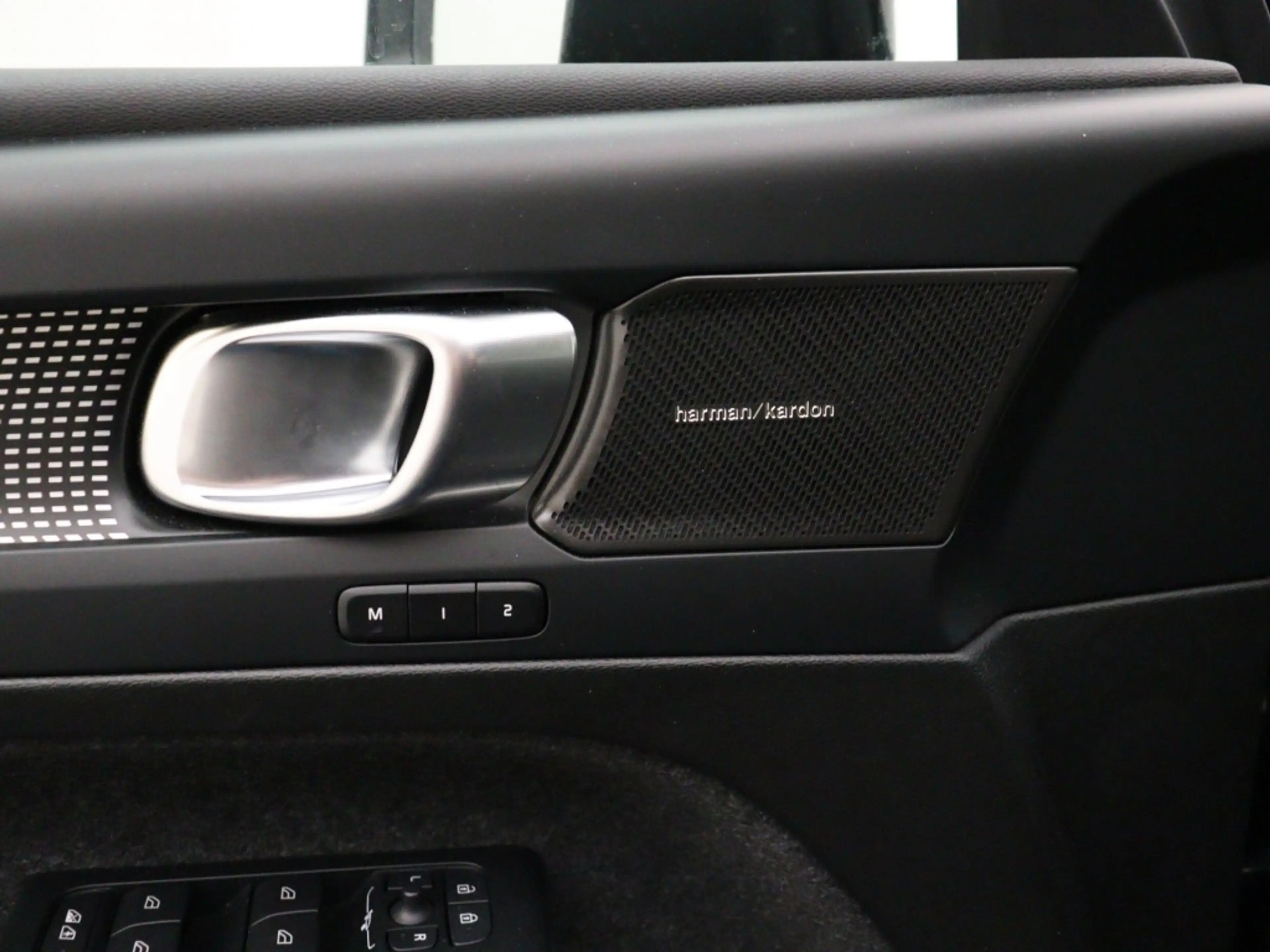 Volvo EX40 EXTENDED RANGE ULTRA SCHUIFDAK HARMAN KARDON ELEK. — photo 11