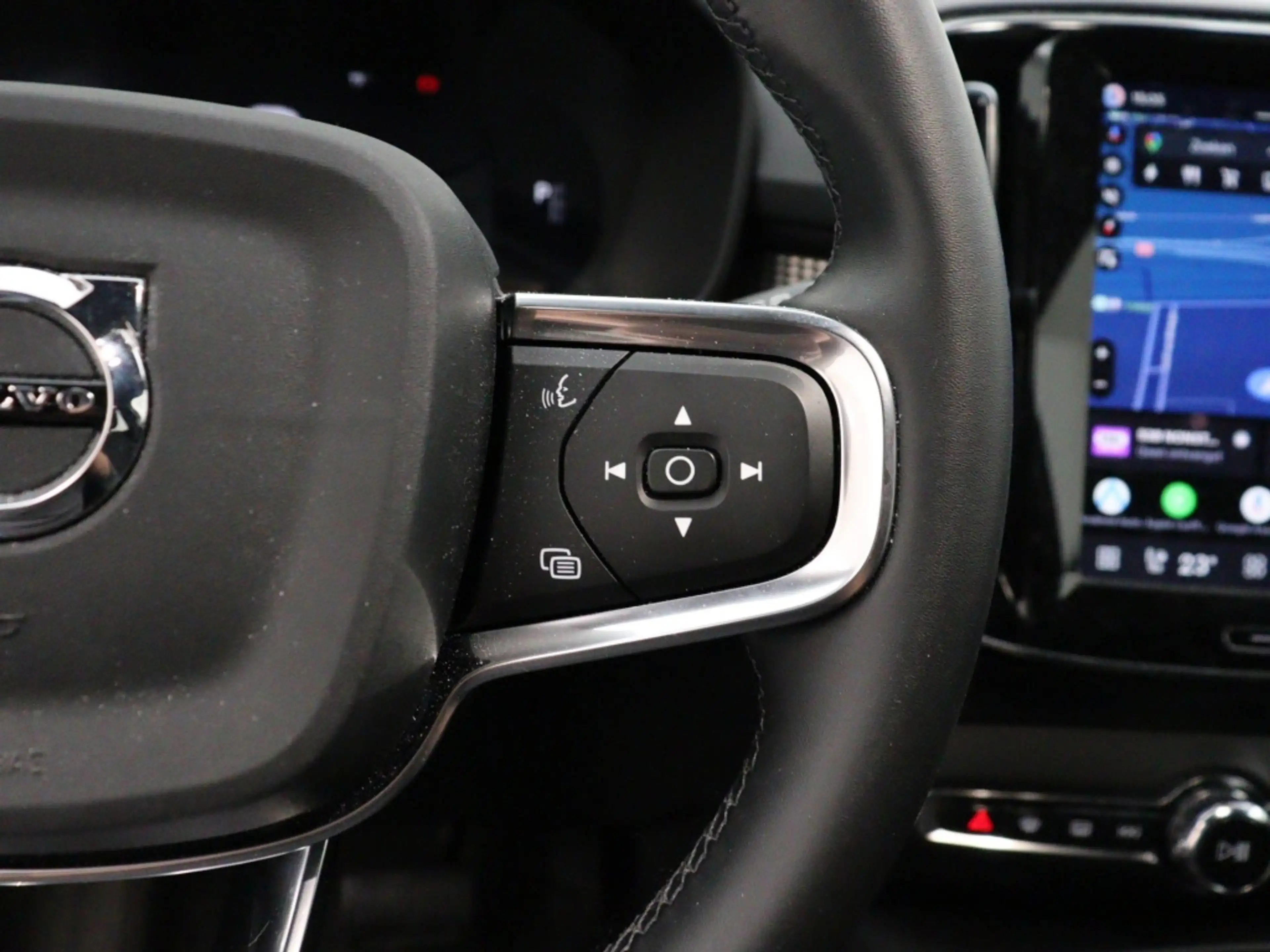 Volvo EX40 EXTENDED RANGE ULTRA SCHUIFDAK HARMAN KARDON ELEK. — photo 13