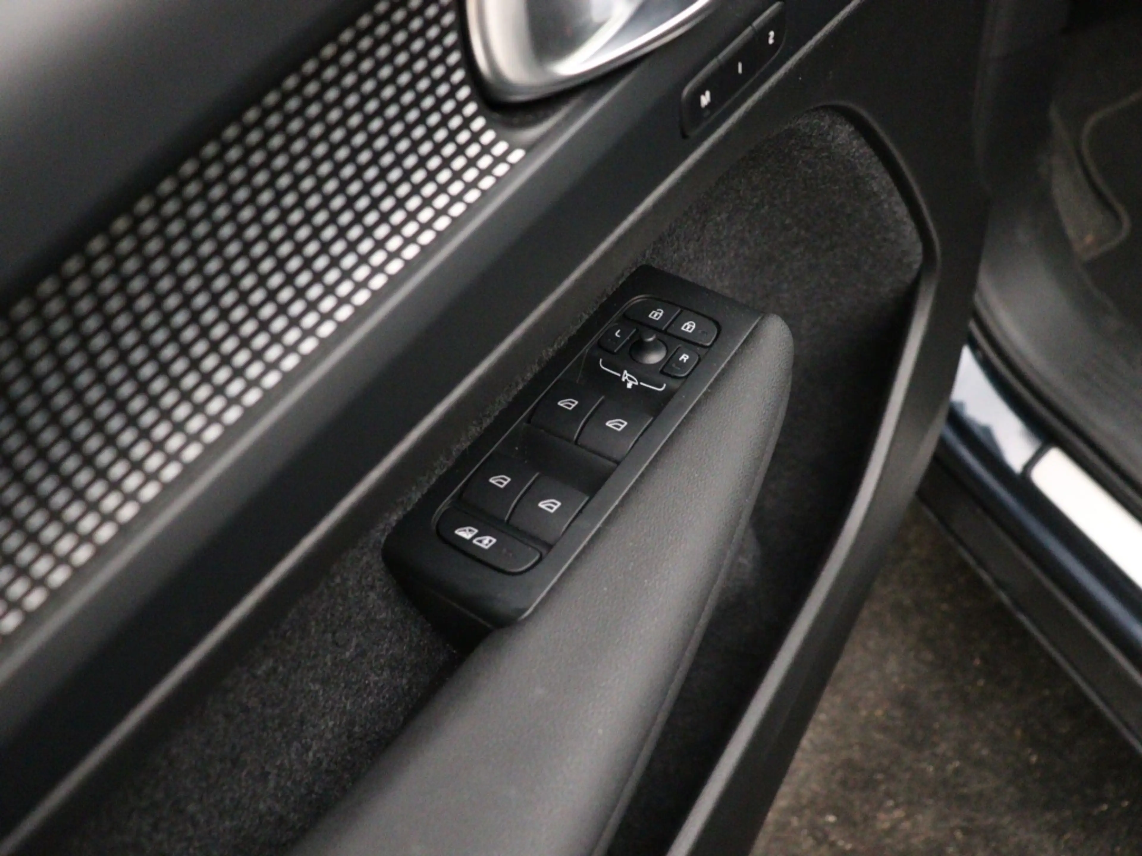 Volvo EX40 EXTENDED RANGE ULTRA SCHUIFDAK HARMAN KARDON ELEK. — photo 12