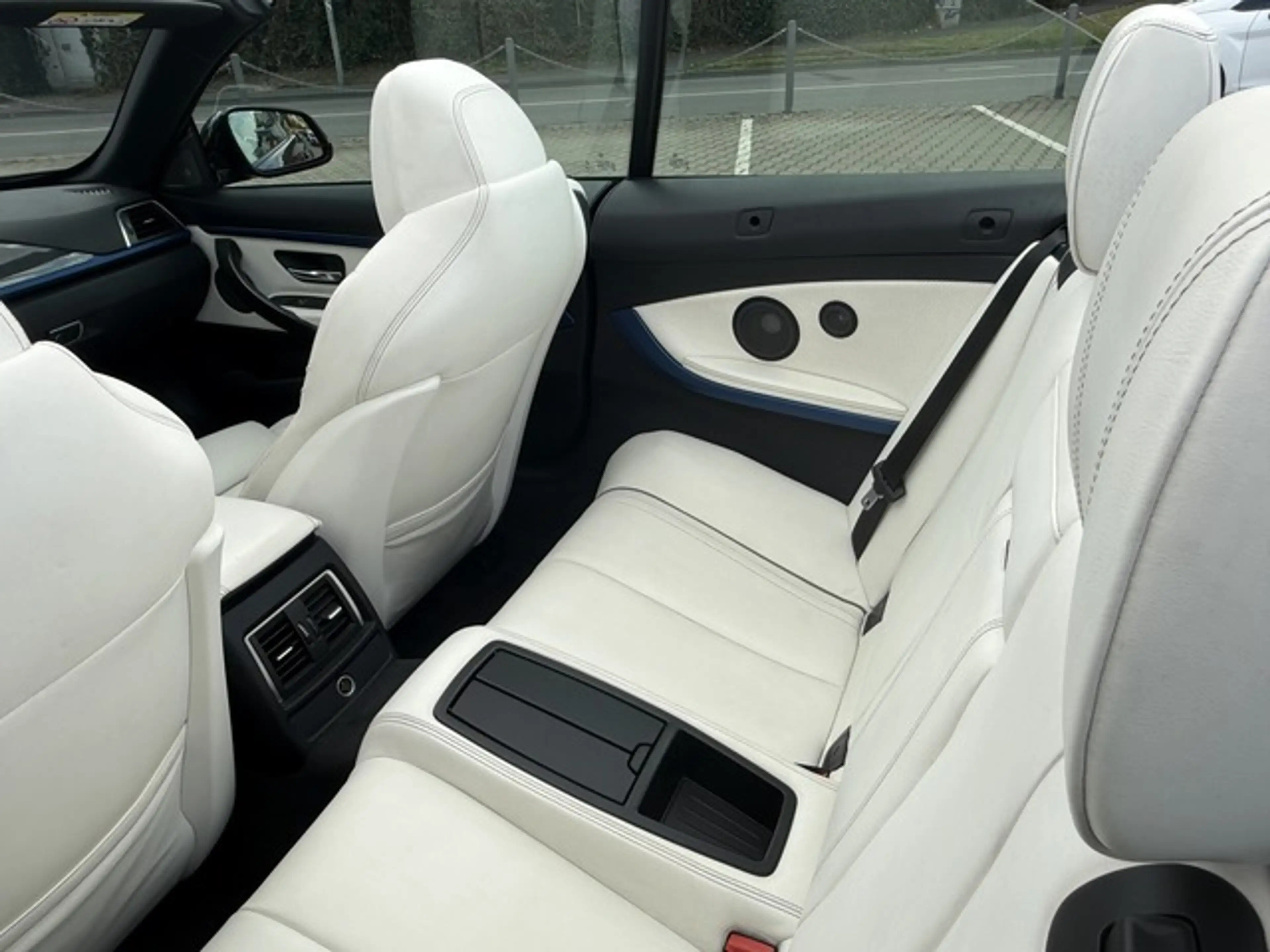 BMW 440 i M Sport Cabrio — photo 10