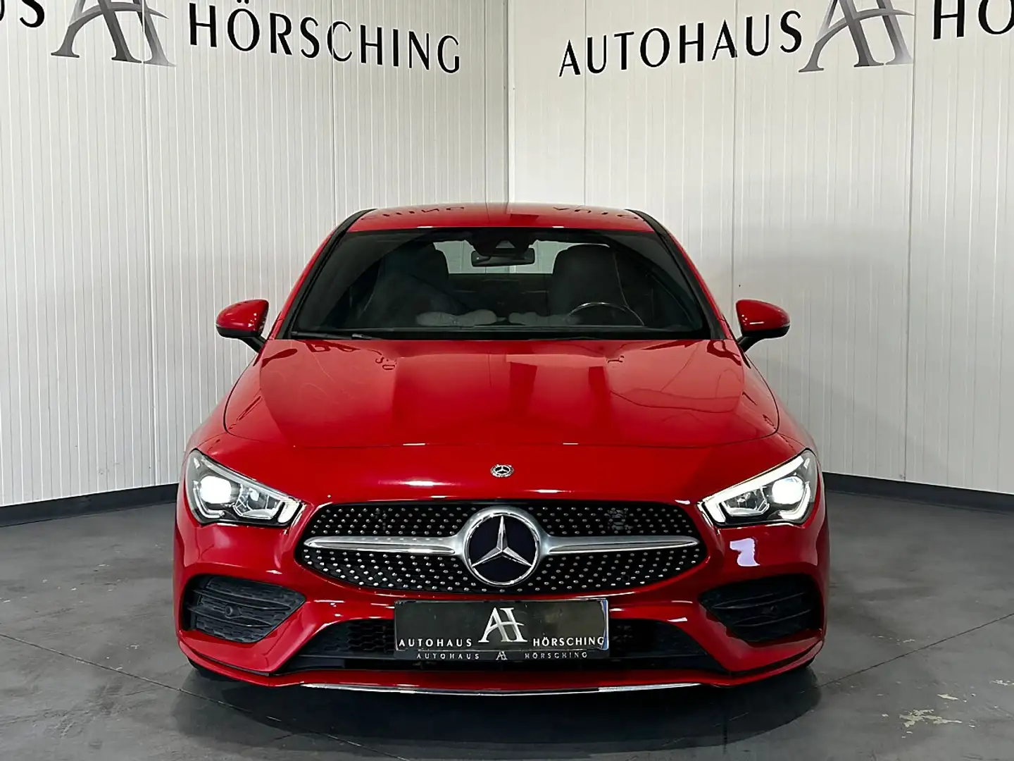 Mercedes-Benz CLA 200 d//AMG-PAKET//AMBIENTE// Rot - 2