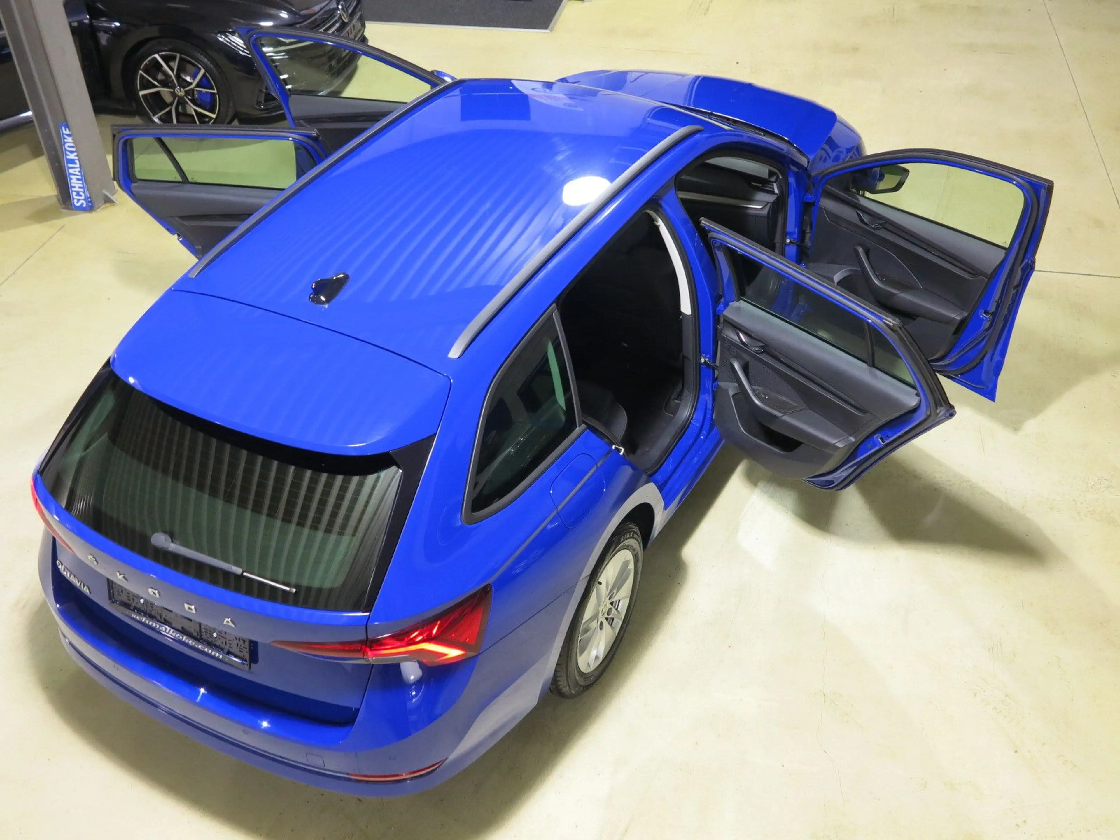 Skoda Octavia Combi TDI 2.0 SCR Ambition GRA DAB LM16 — photo 15