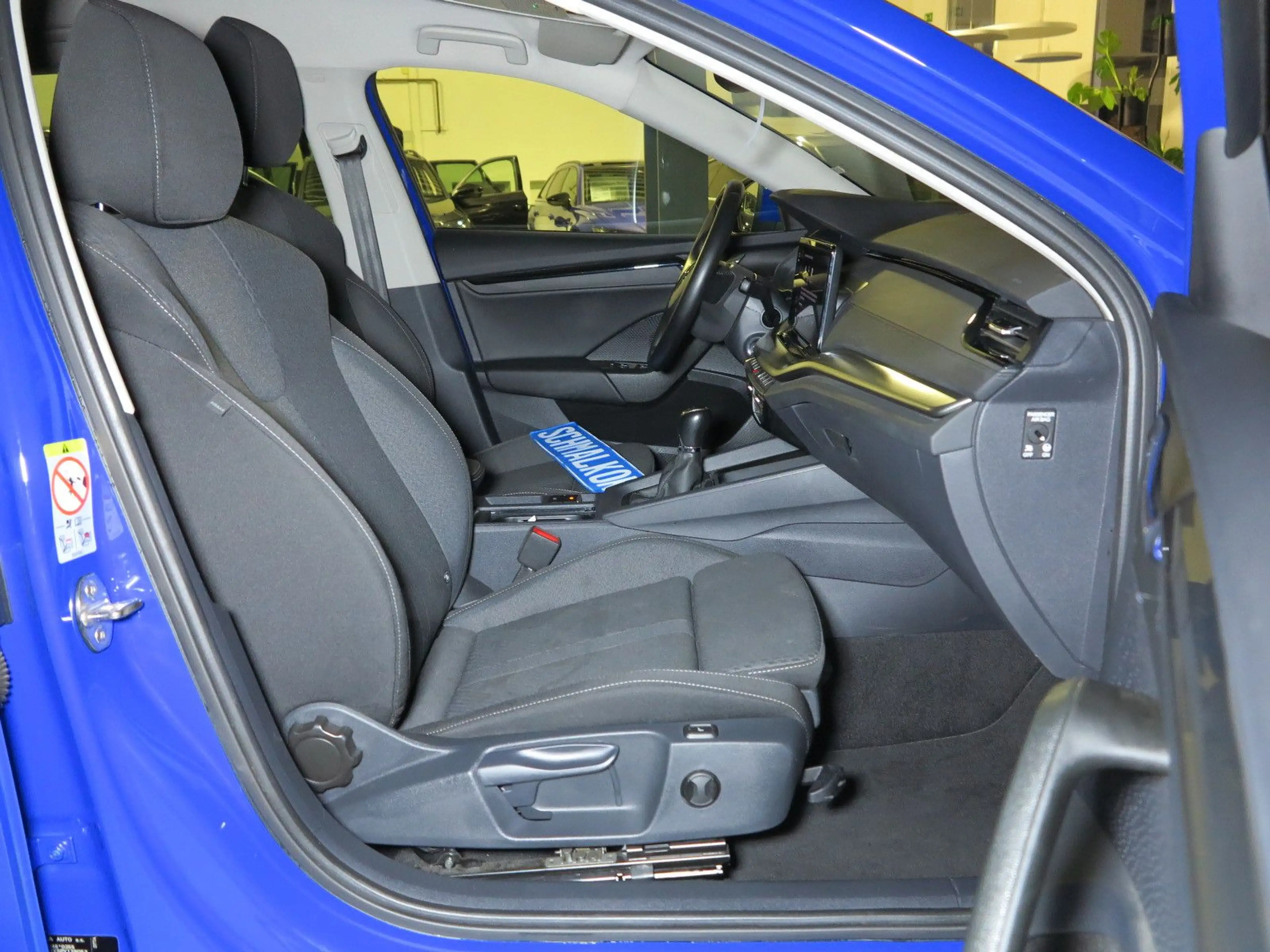 Skoda Octavia Combi TDI 2.0 SCR Ambition GRA DAB LM16 — photo 11