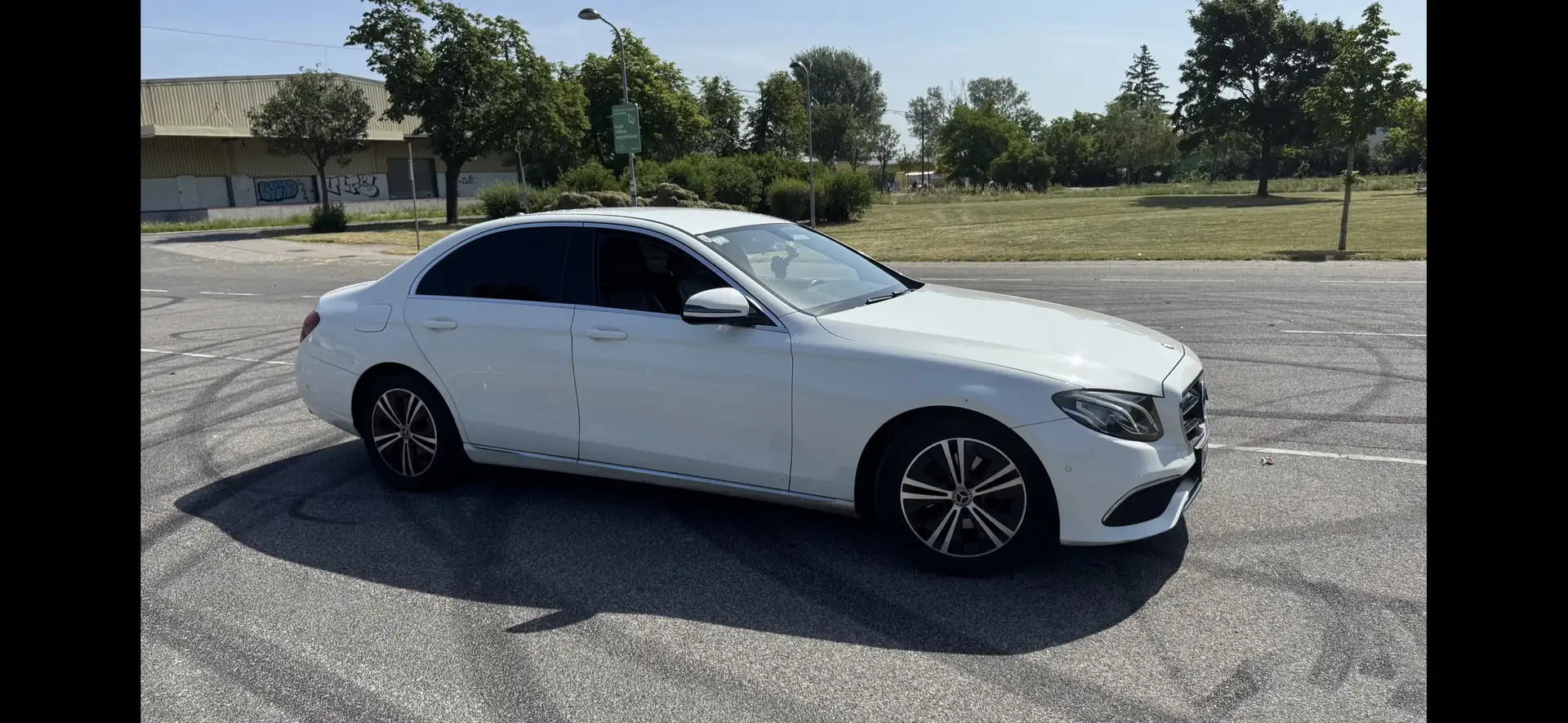 Mercedes-Benz E 220 d 9G-TRONIC Avantgarde - 2