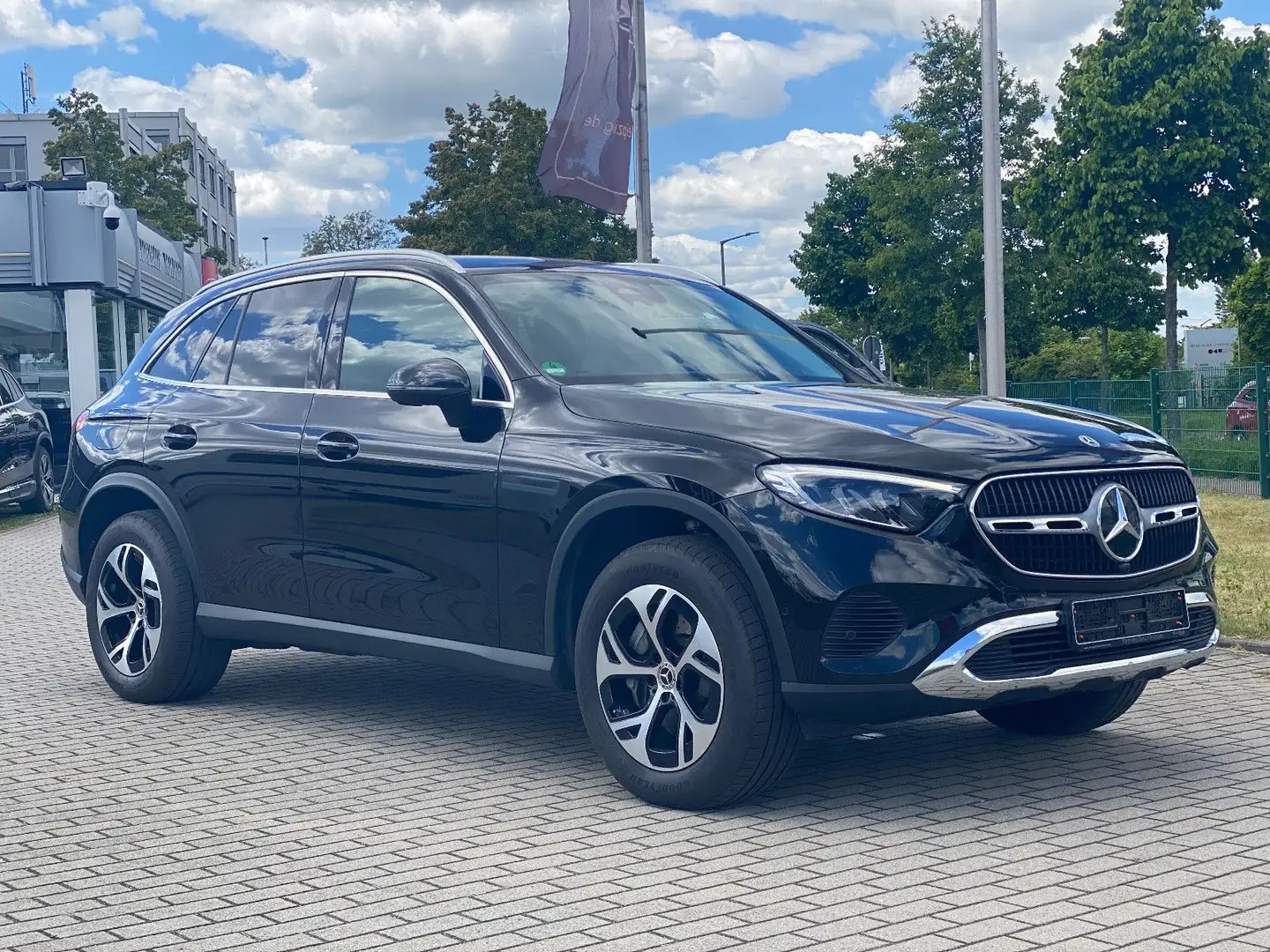 Mercedes-Benz GLC 300 e 4Matic 2xAvantgarde Advanced Plus Negro - 2