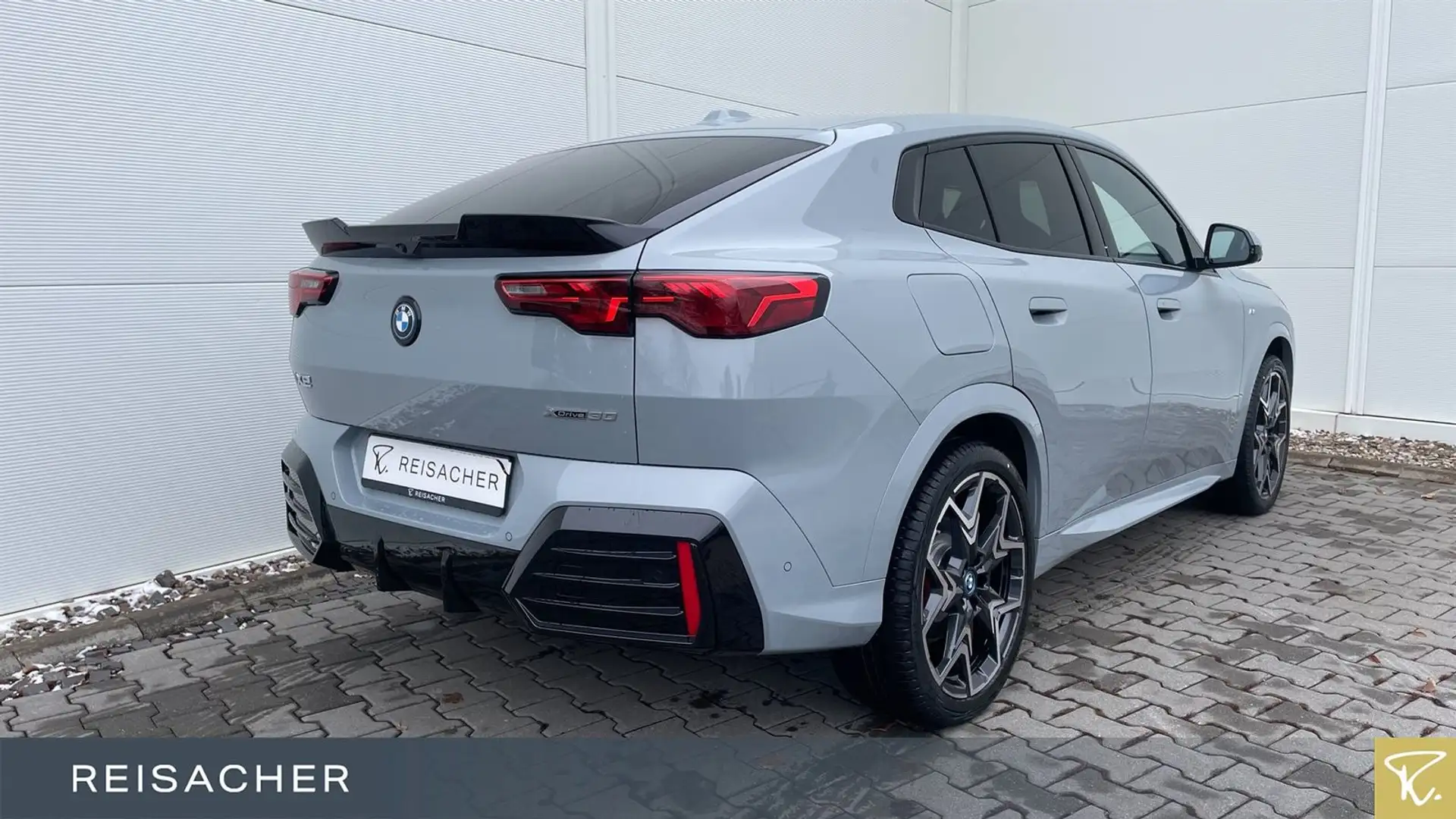 BMW X2 iX2 A xDrive30 M-Sport,M-Sport PRO,AHK,DAProf Grau - 2