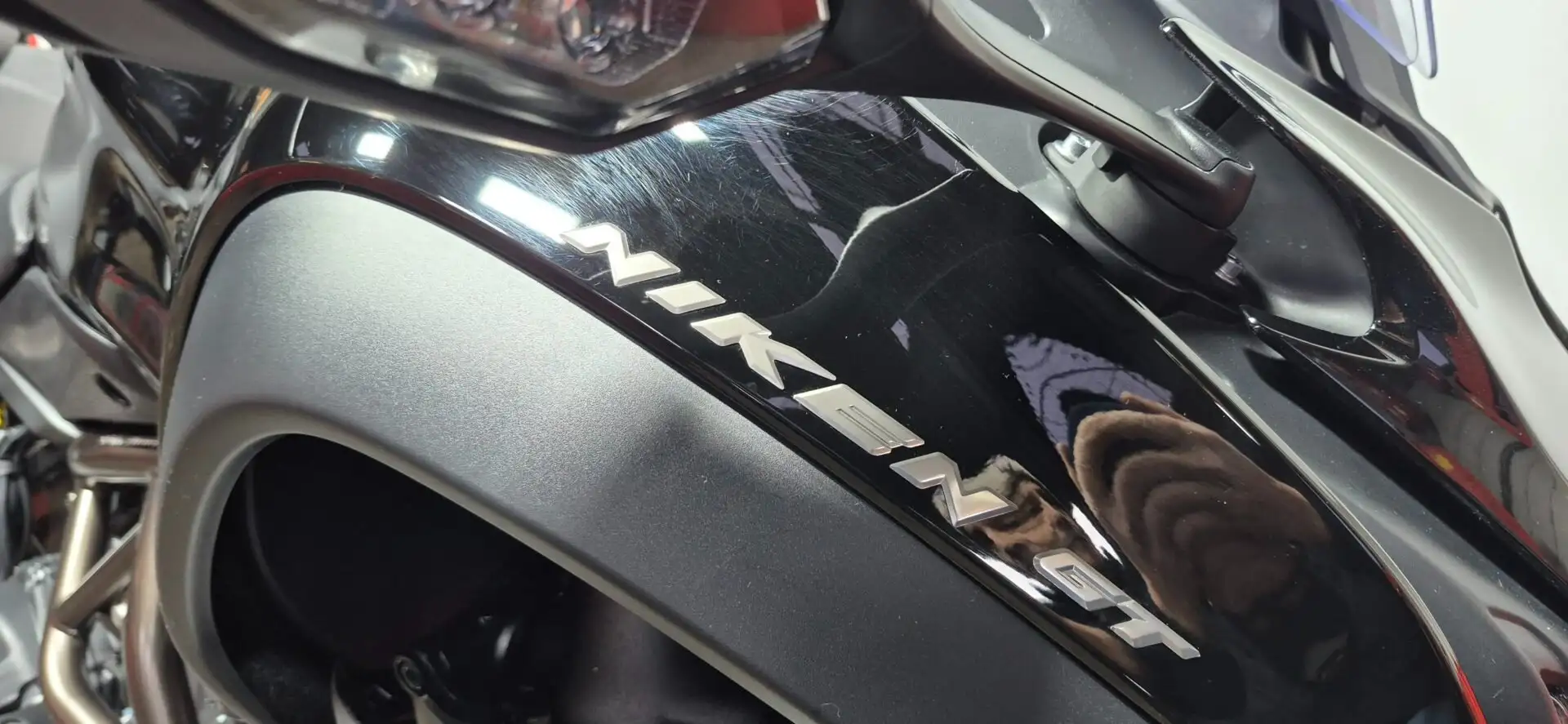 Yamaha Niken GT ***MOTODOC.BE*** Negro - 2