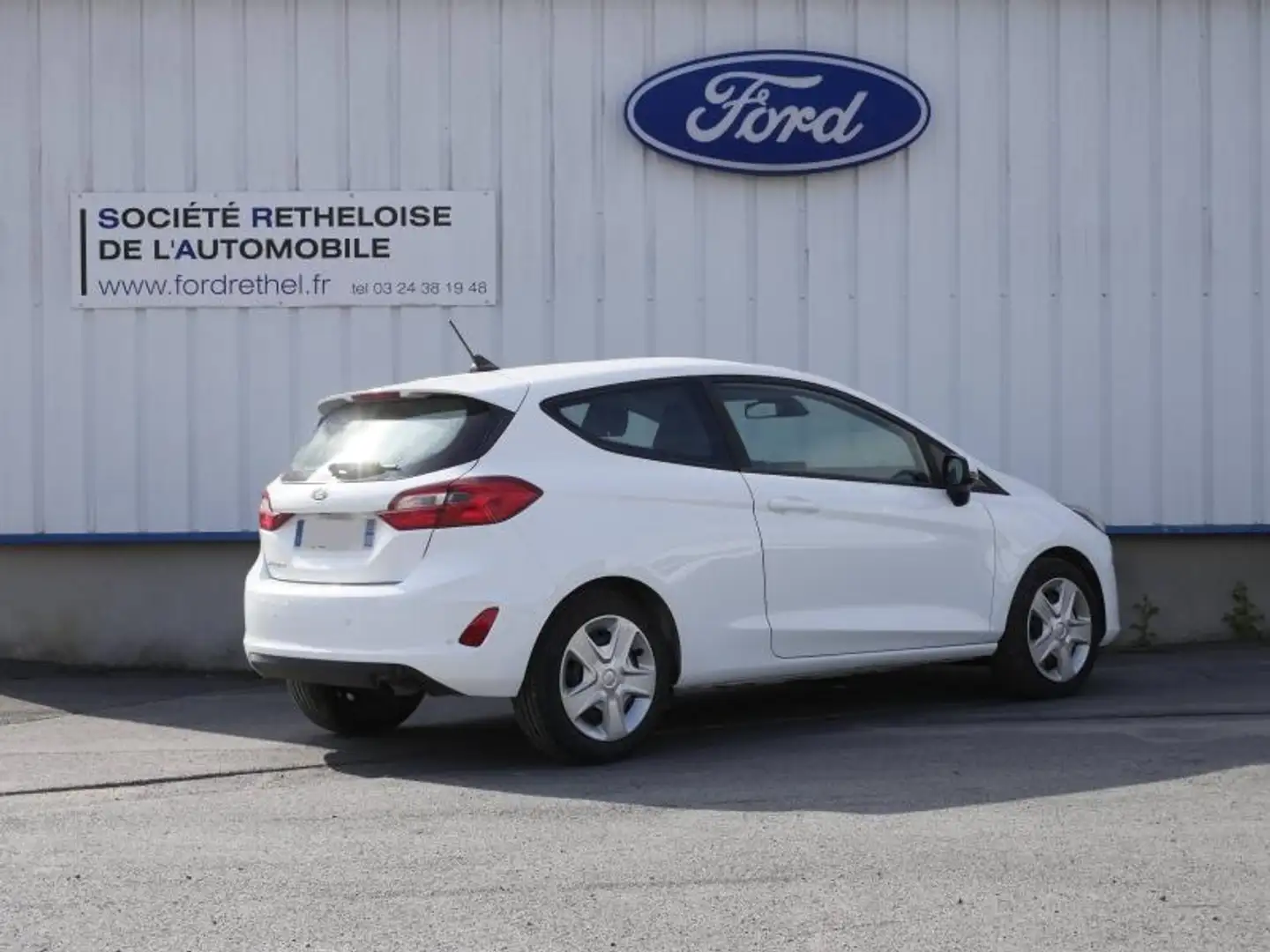 Ford Fiesta 1.5 TDCi 85ch Connect Business 3p Blanc - 2