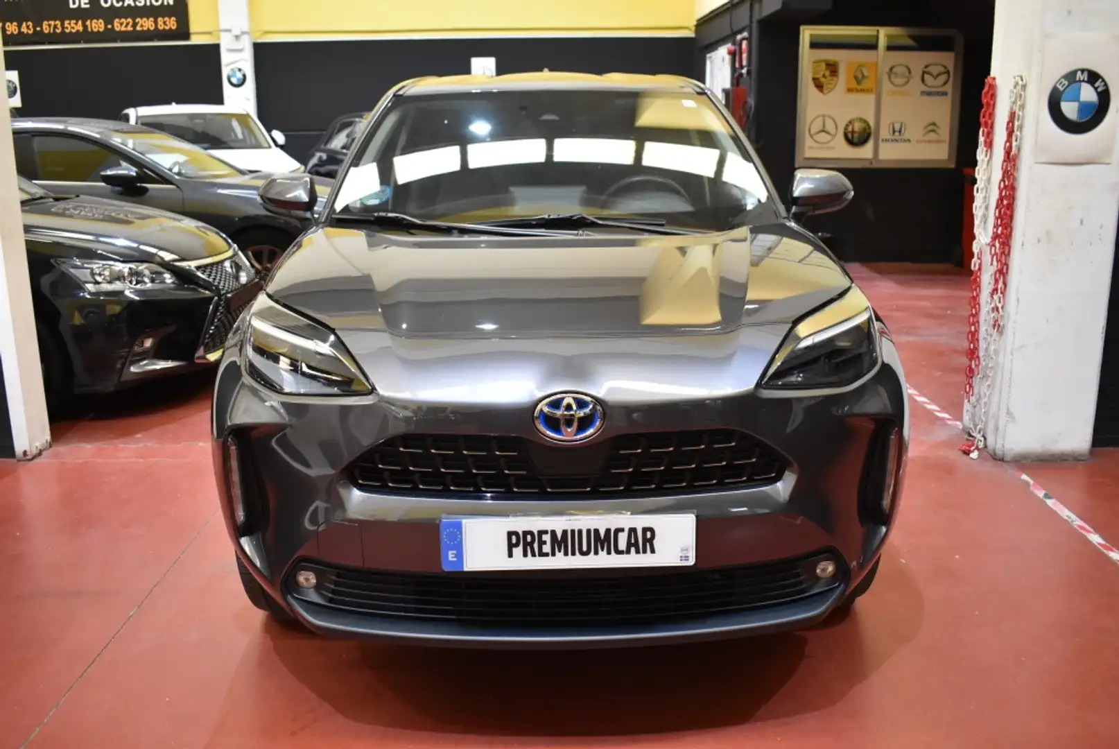 Toyota Yaris Cross 120H Style Gris - 2